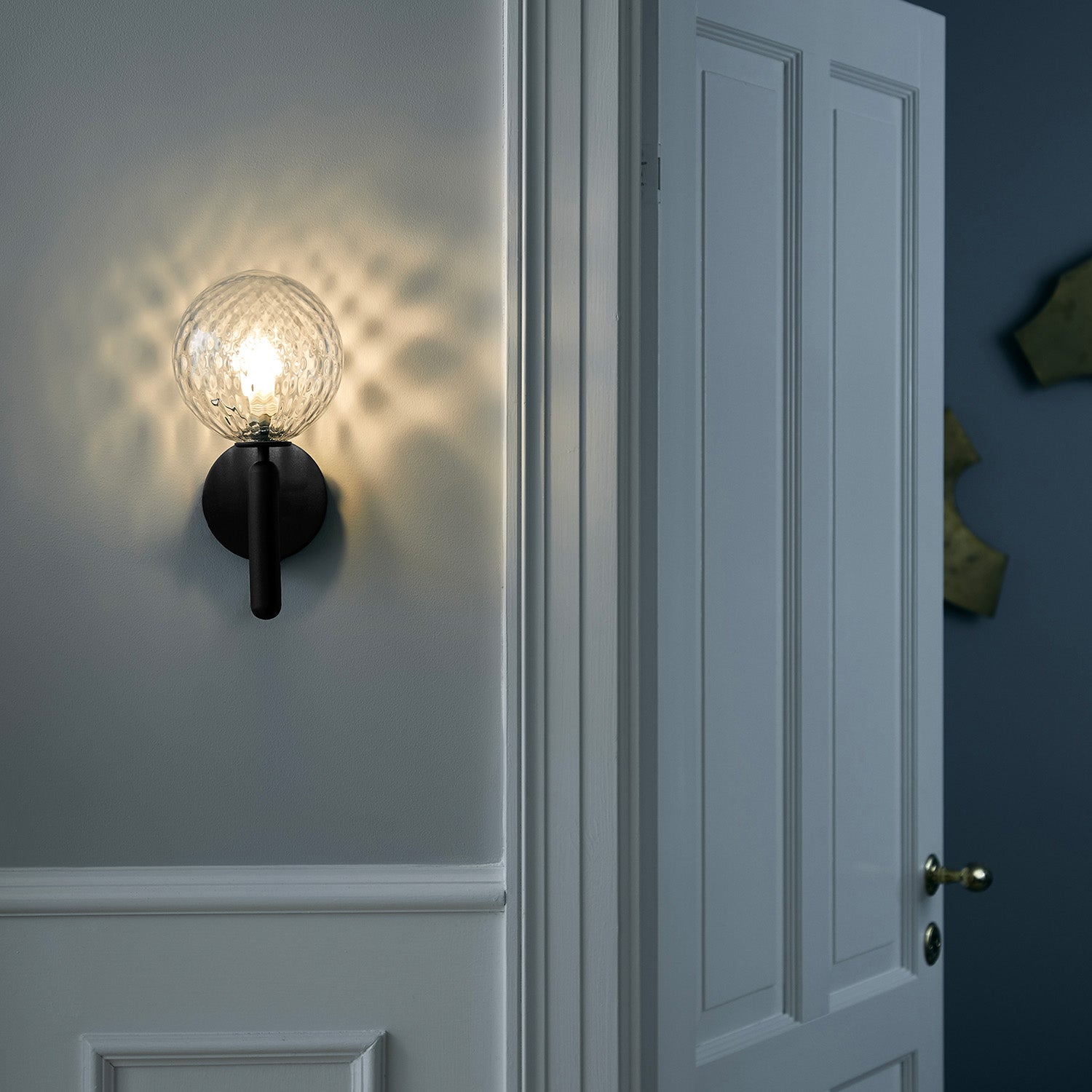 MIIRA Optic Wall - Элегантный настенный светильник премиум-класса, черный или золотой