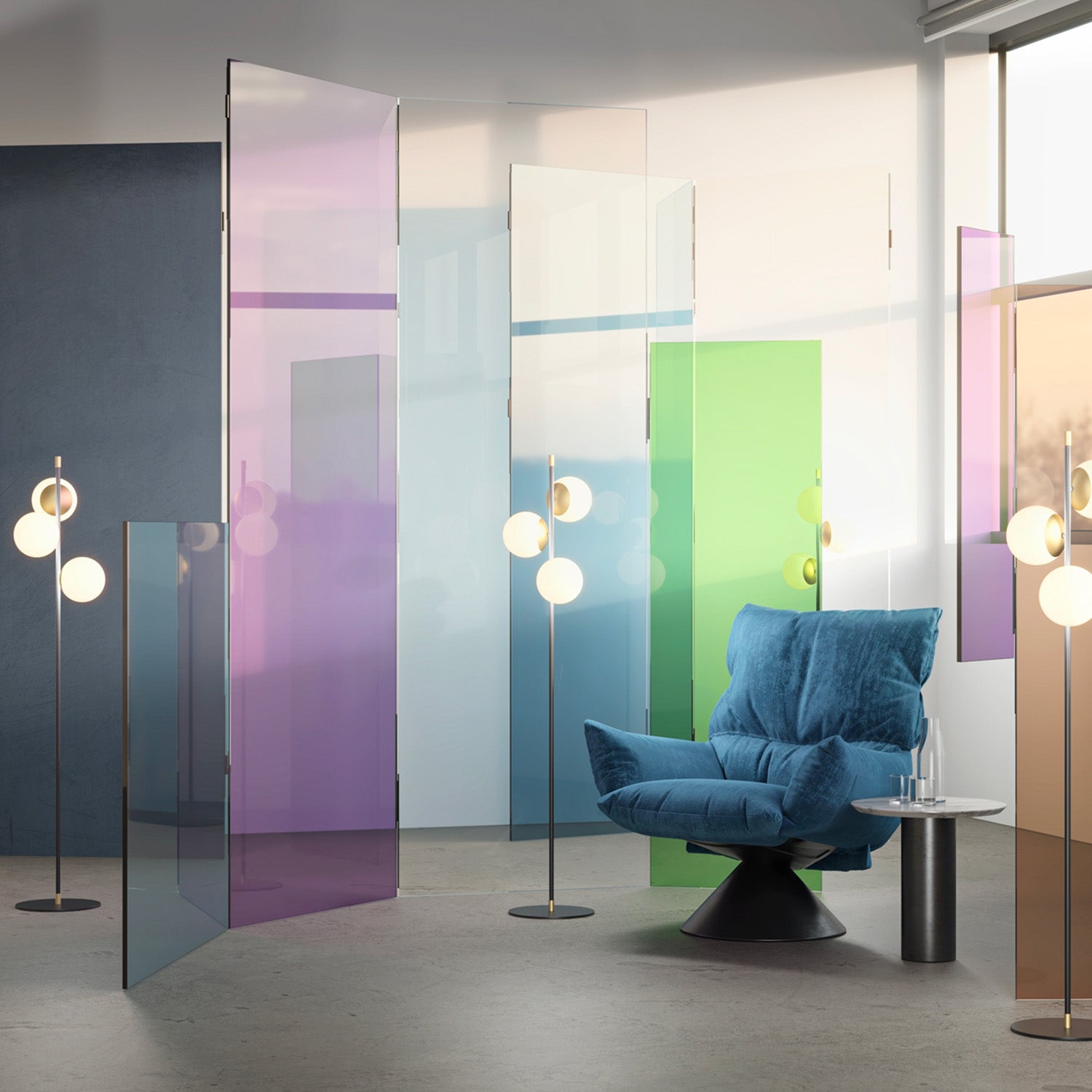 NOSTALGIA - Lampadaire art déco avec boules en verre, doré et noir