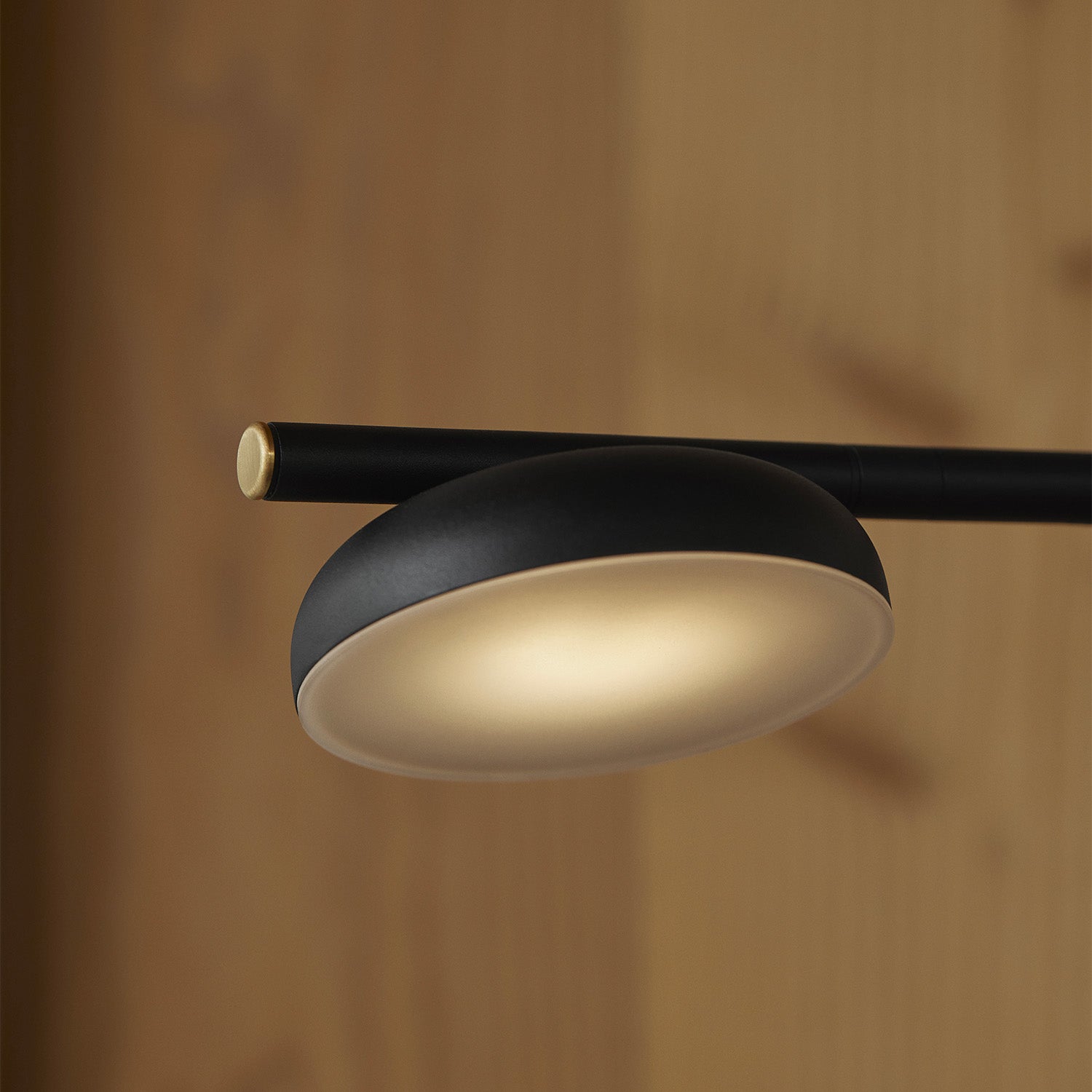 SALTO - Designer desk floor lamp, black or salmon