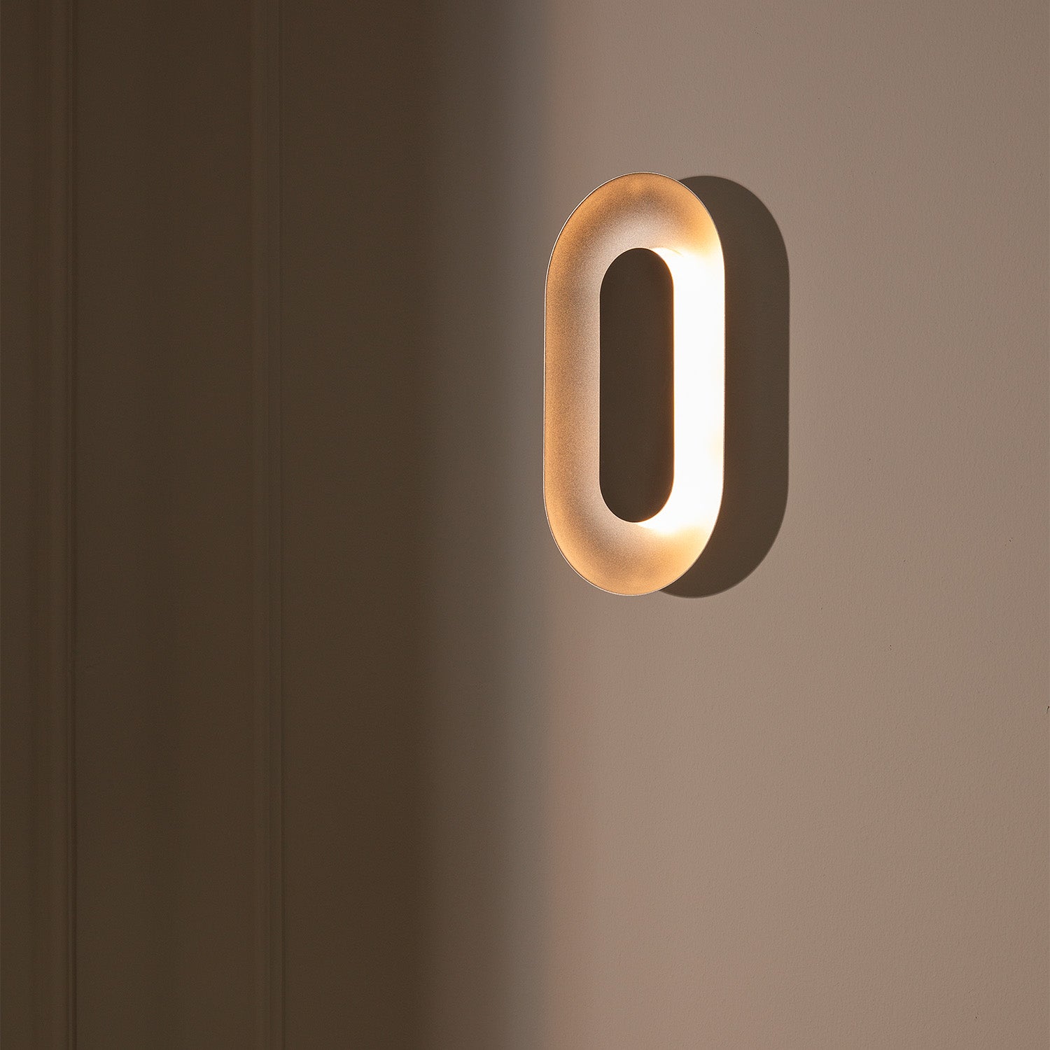 SASI - Настенный светильник с роскошным и элегантным дизайном