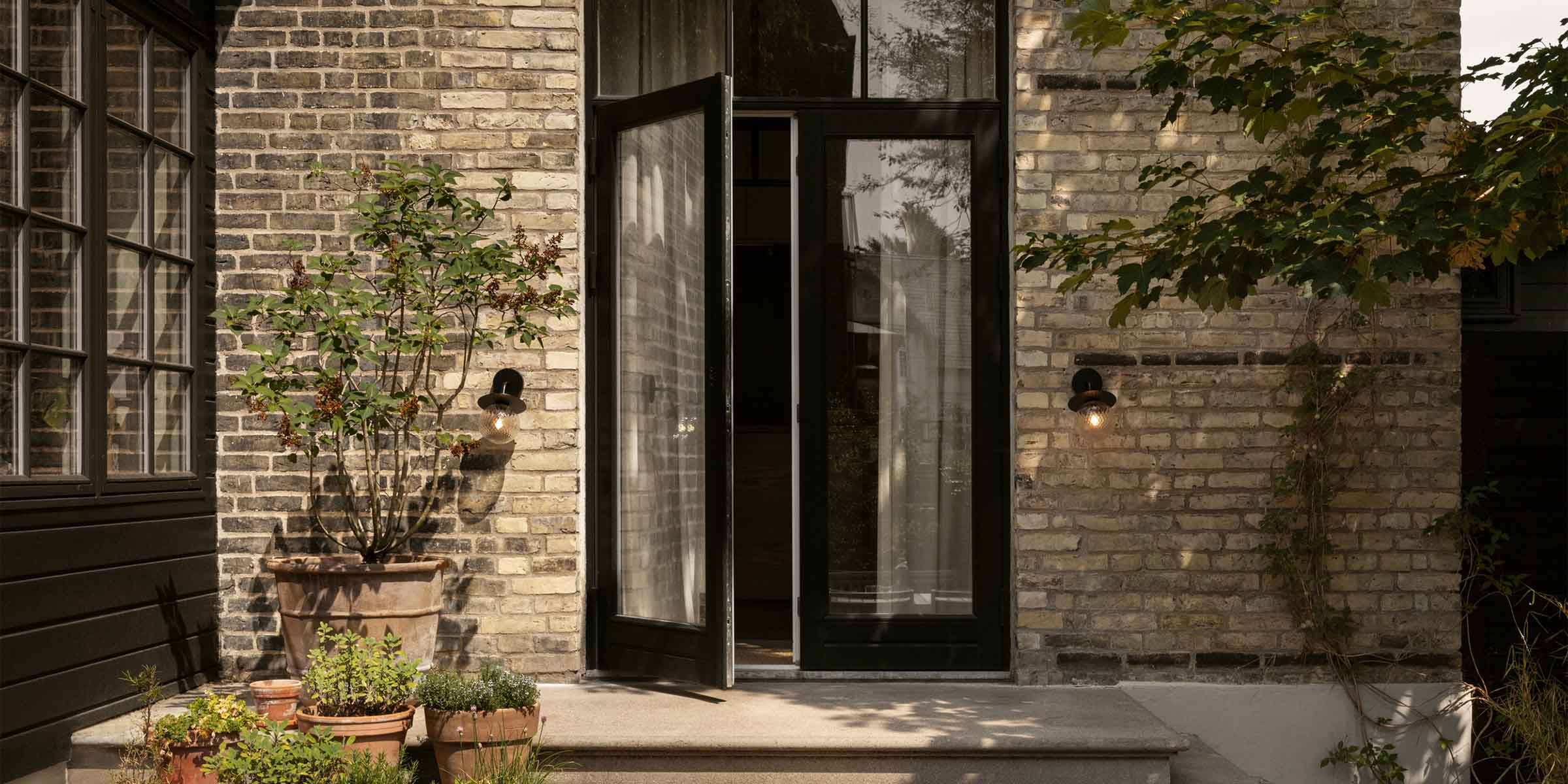 Comment éclairer un mur en pierre ou en brique ?