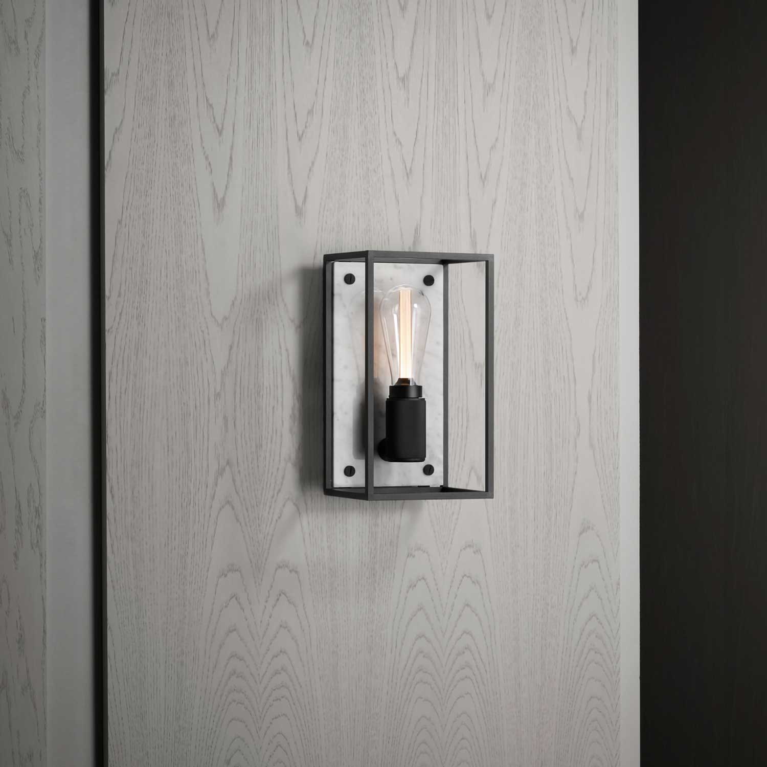 Caged Wall Medium - Aplique de pared jaula metal diseño contemporáneo