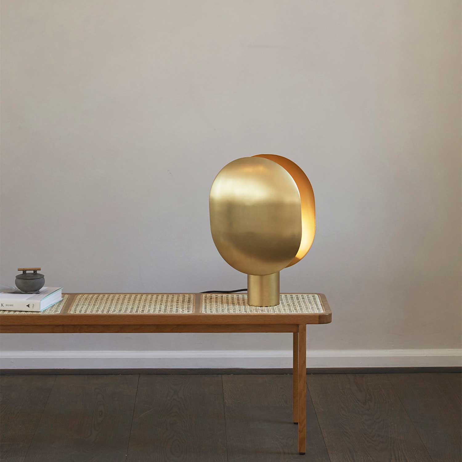 Clam Table - Lampe à poser en métal design contemporain