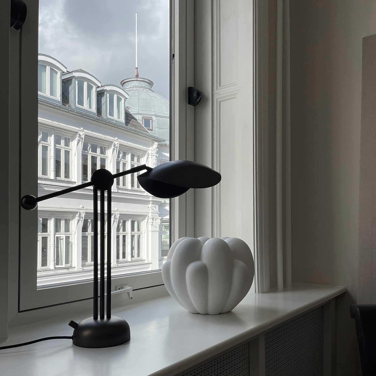 Stingray Table - Lampe à poser brutaliste en bronze pour bureau design