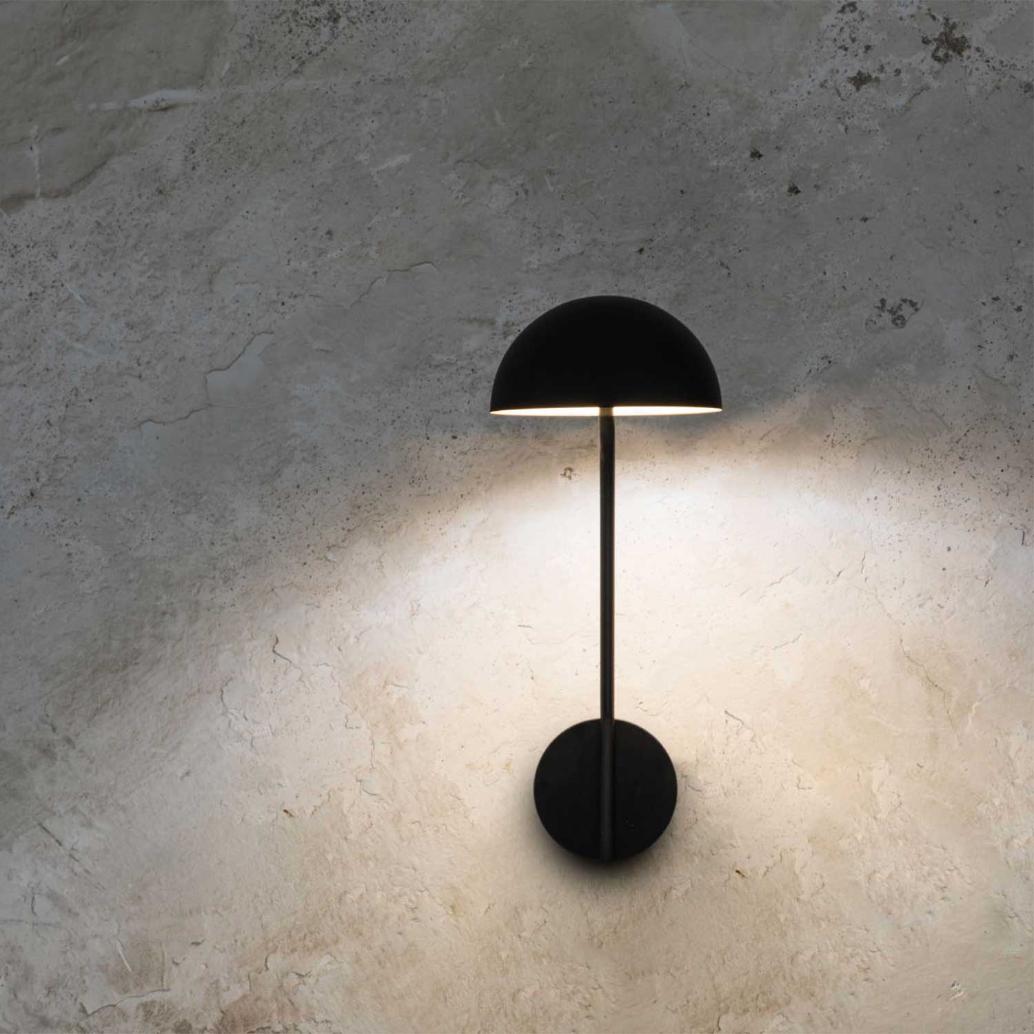 Pure - Aplique de pared LED negra de diseño para salón