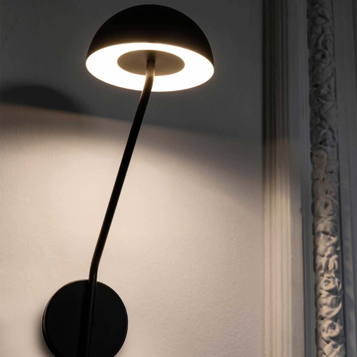 Pure - Aplique de pared LED negra de diseño para salón