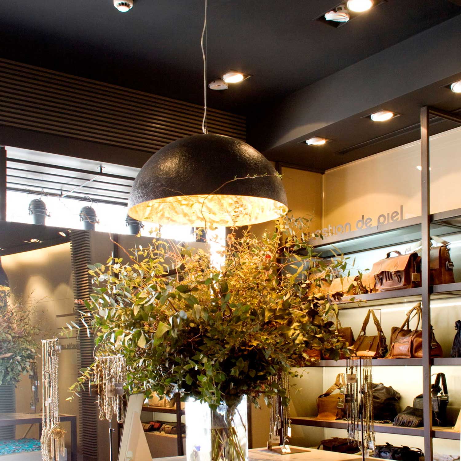 Magma - Large black and gold pendant light for dining room