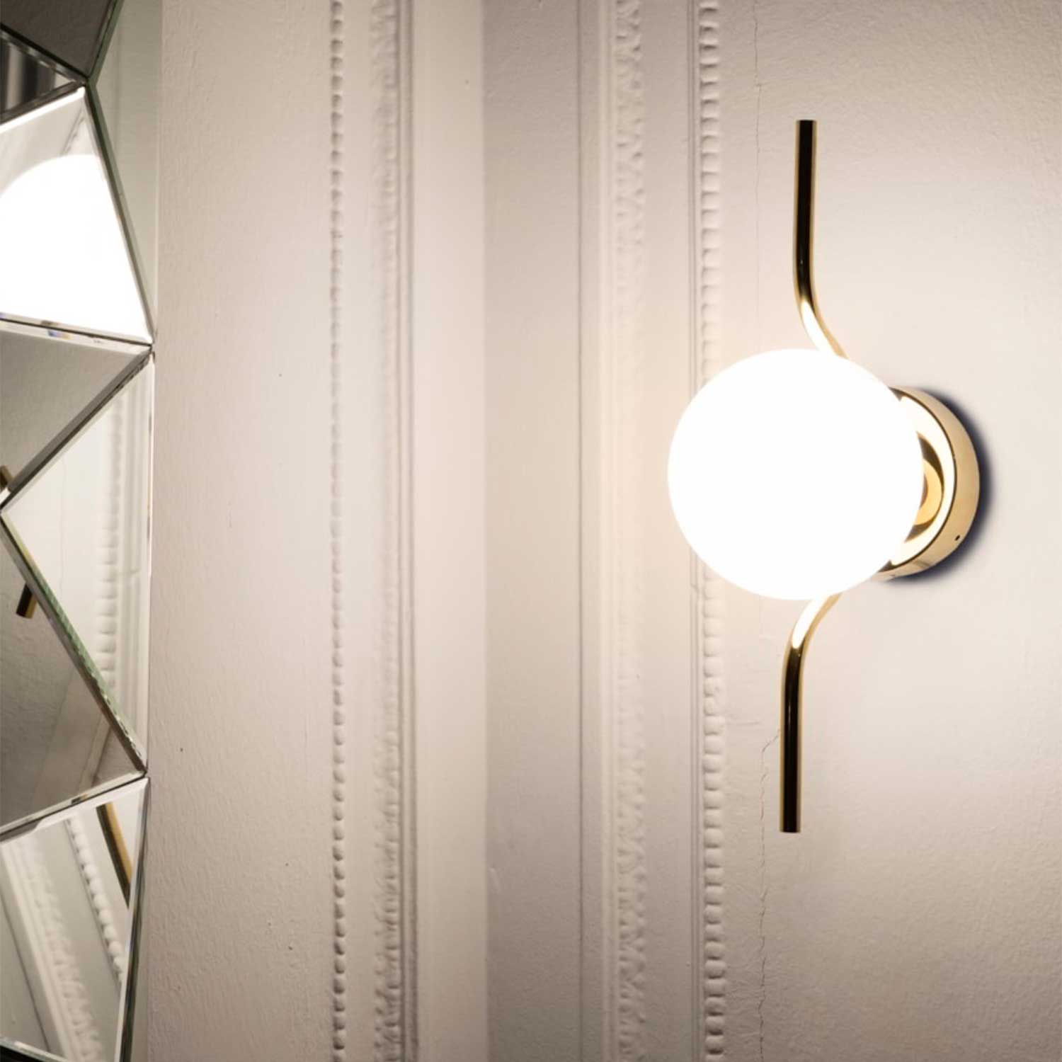 Le Vita - Applique murale LED design salon en acier et globe en verre