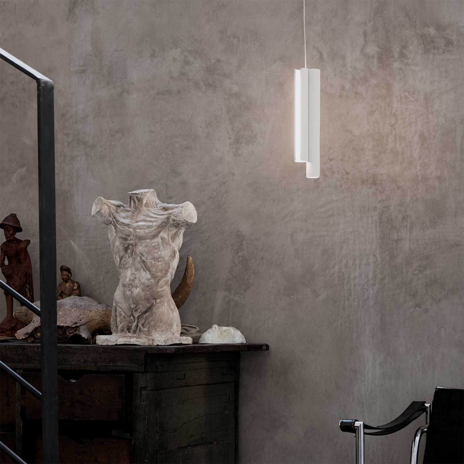 Dorica - Suspension tube LED en acier design pour chambre