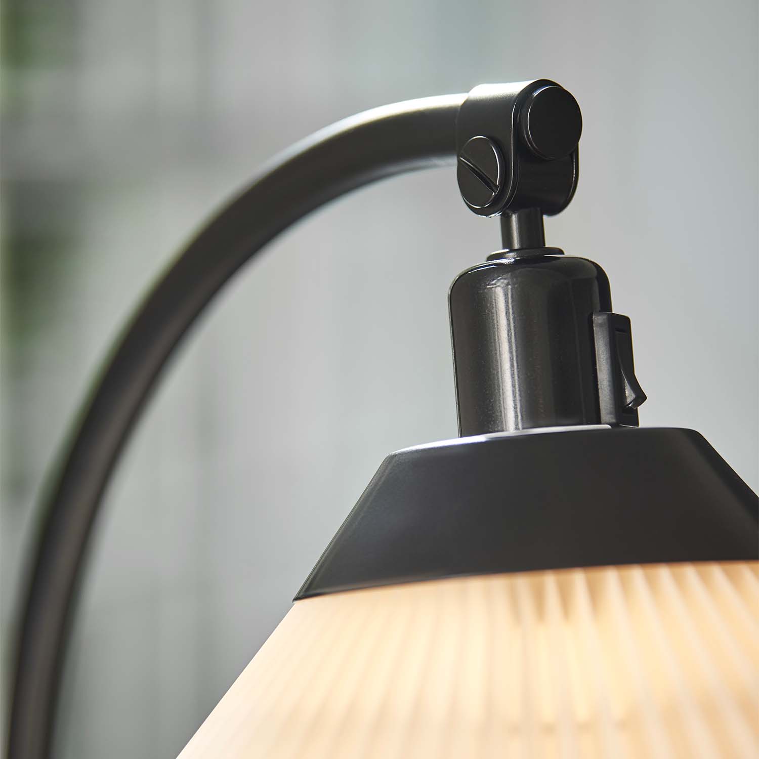 LE KLINT CLASSIC 368 black floor lamp pleated paper lampshade