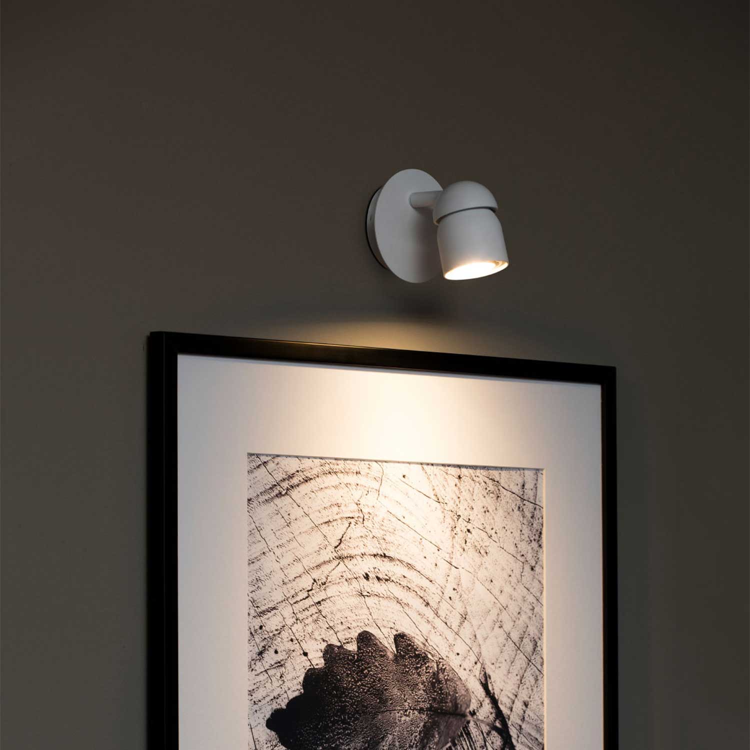 Coco - Applique murale moderne orientable pour salon