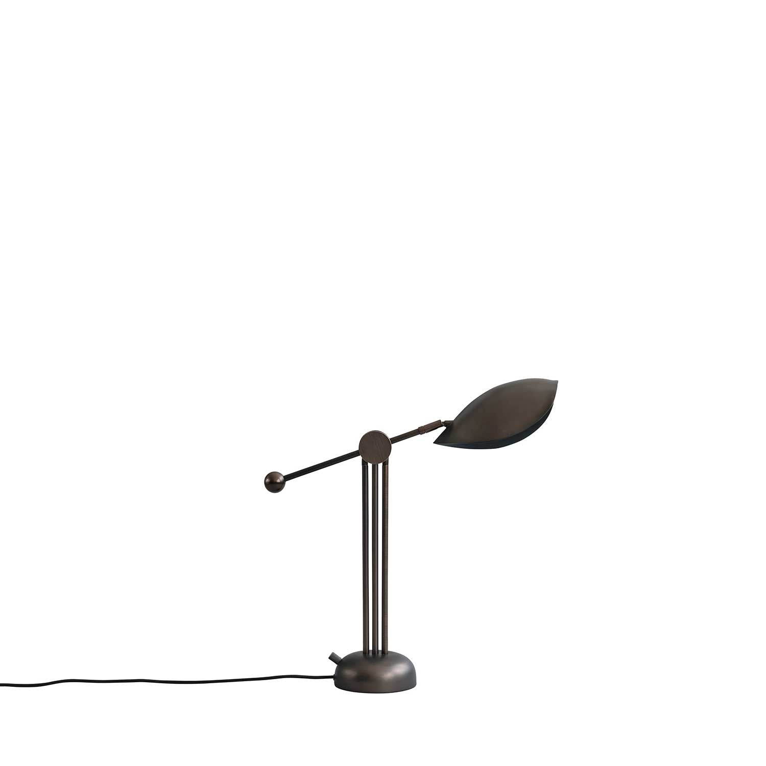 Stingray Table - Lampe à poser brutaliste en bronze pour bureau design