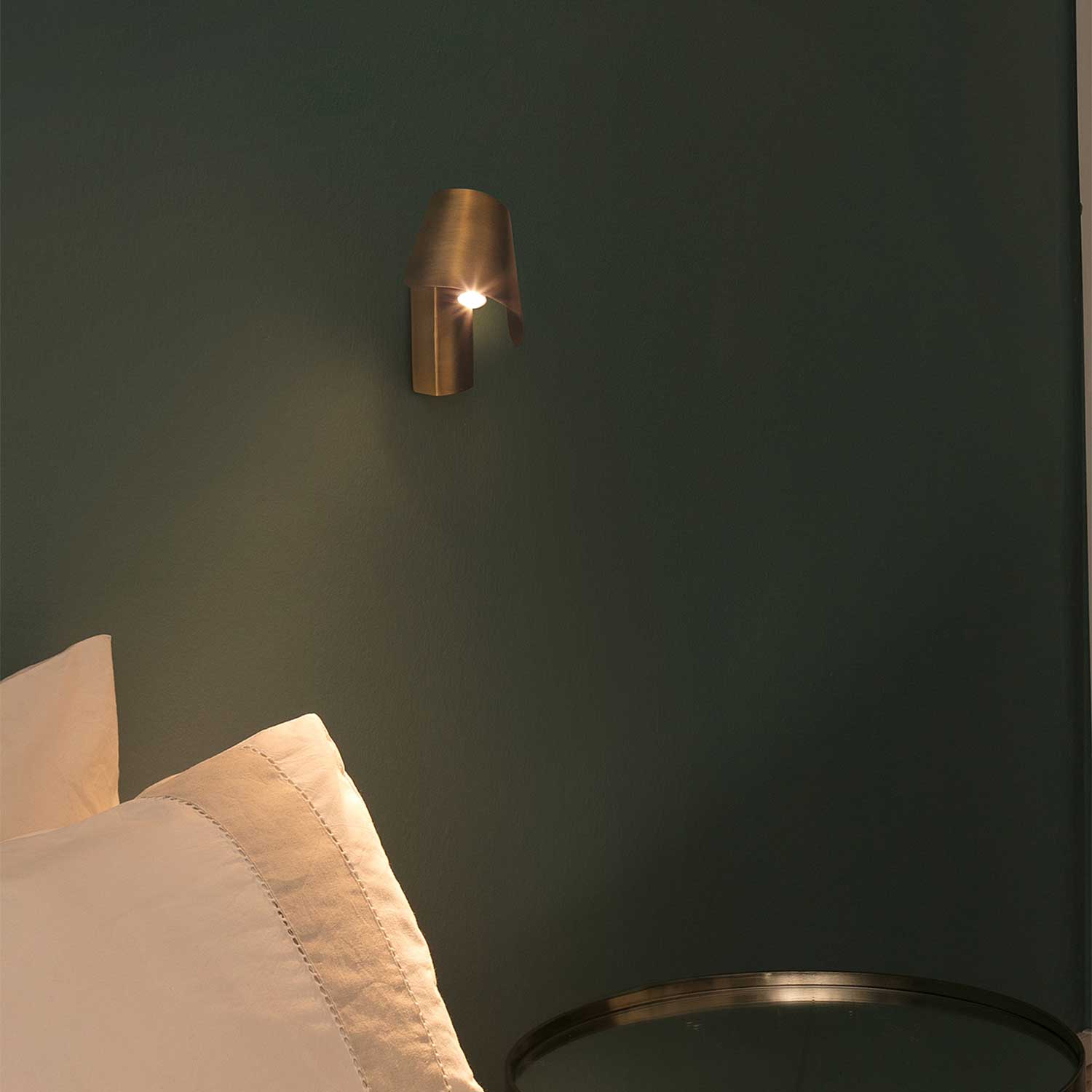 Le Petit - Applique murale design led pour chambre chic