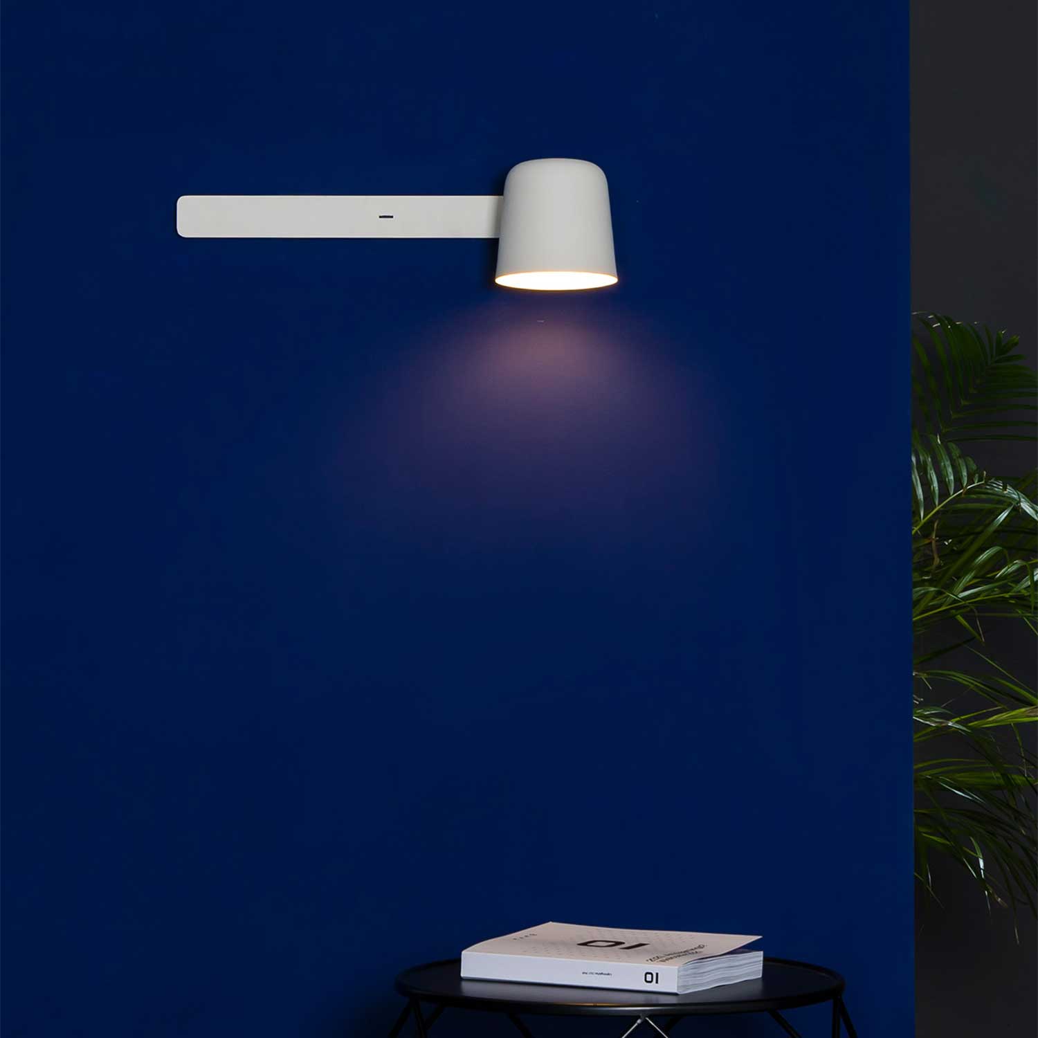 Tila - Applique murale liseuse contemporaine orientable