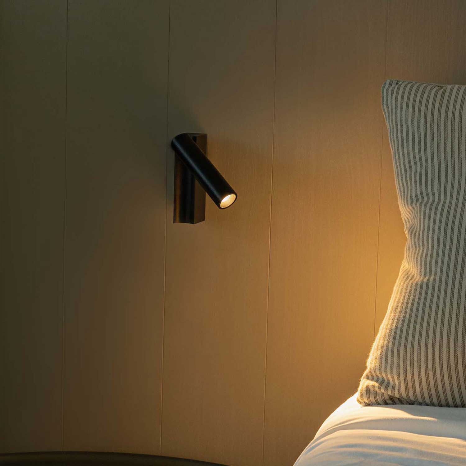Cronos - Applique murale LED pour chambre moderne