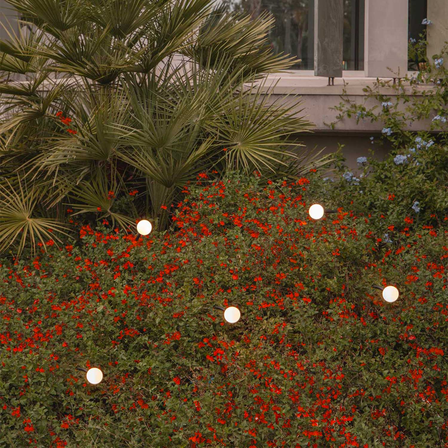 Cuca - Potelet led de jardin en acier noir design moderne