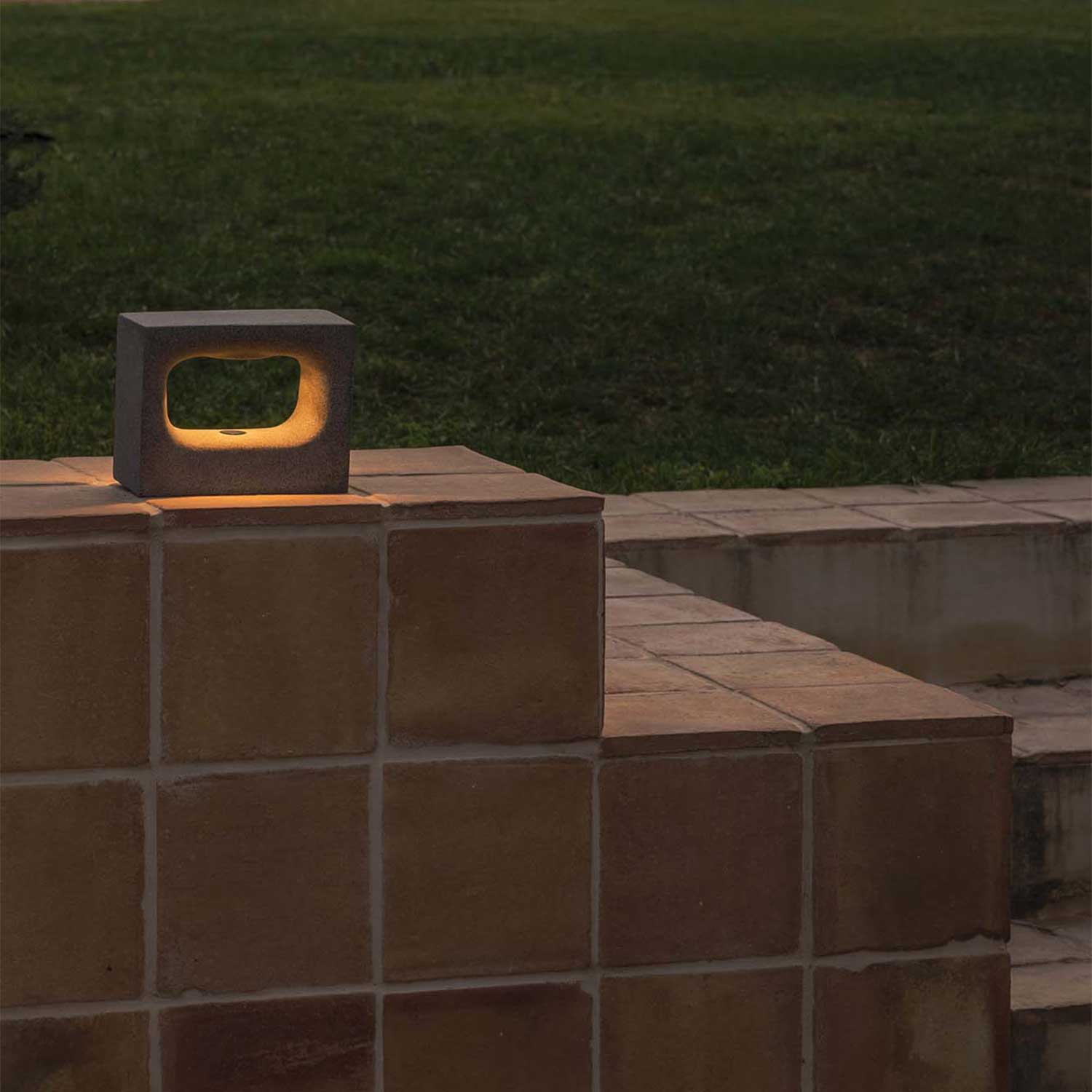 Glint - Borne led extérieure béton design pour jardin moderne