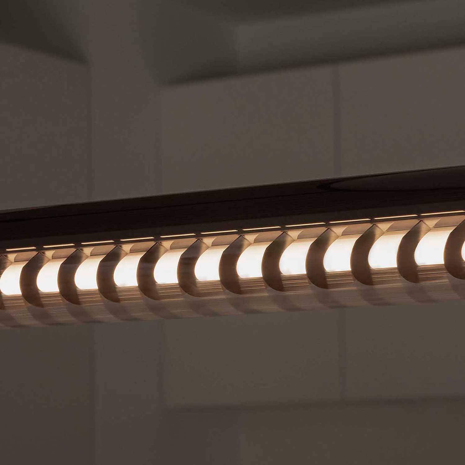 Scuba Louver - Suspension tube led industrielle pour cuisine moderne