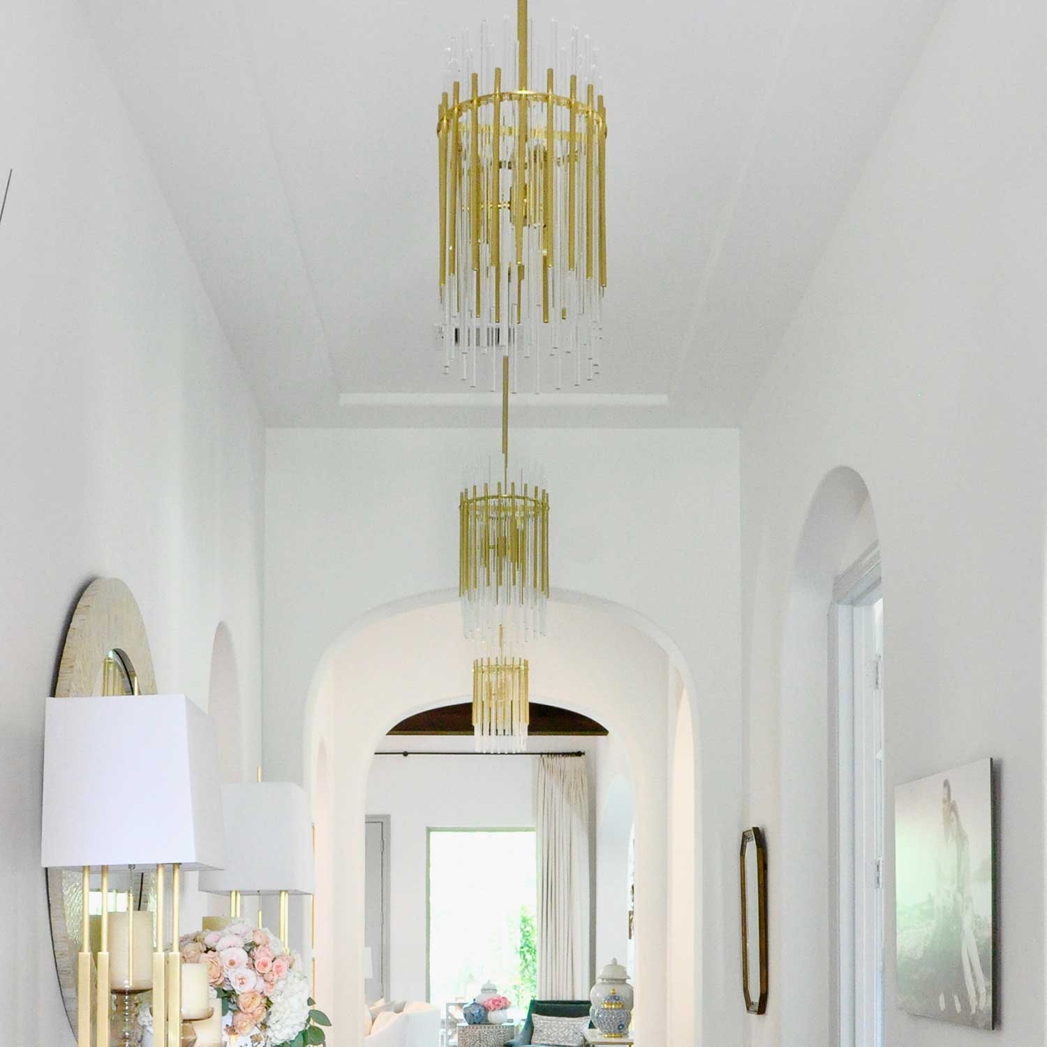 Wallis - Chic chandelier in brass or steel and modern glass