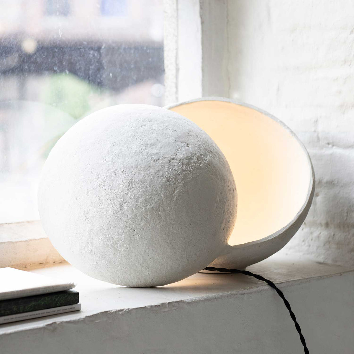 Earth - Lampe à poser en papier mâché, style wabi-sabi