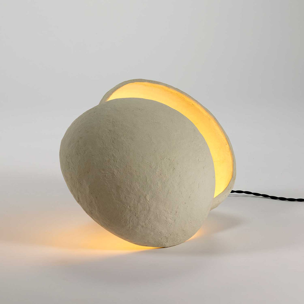Earth - Lampe à poser en papier mâché, style wabi-sabi