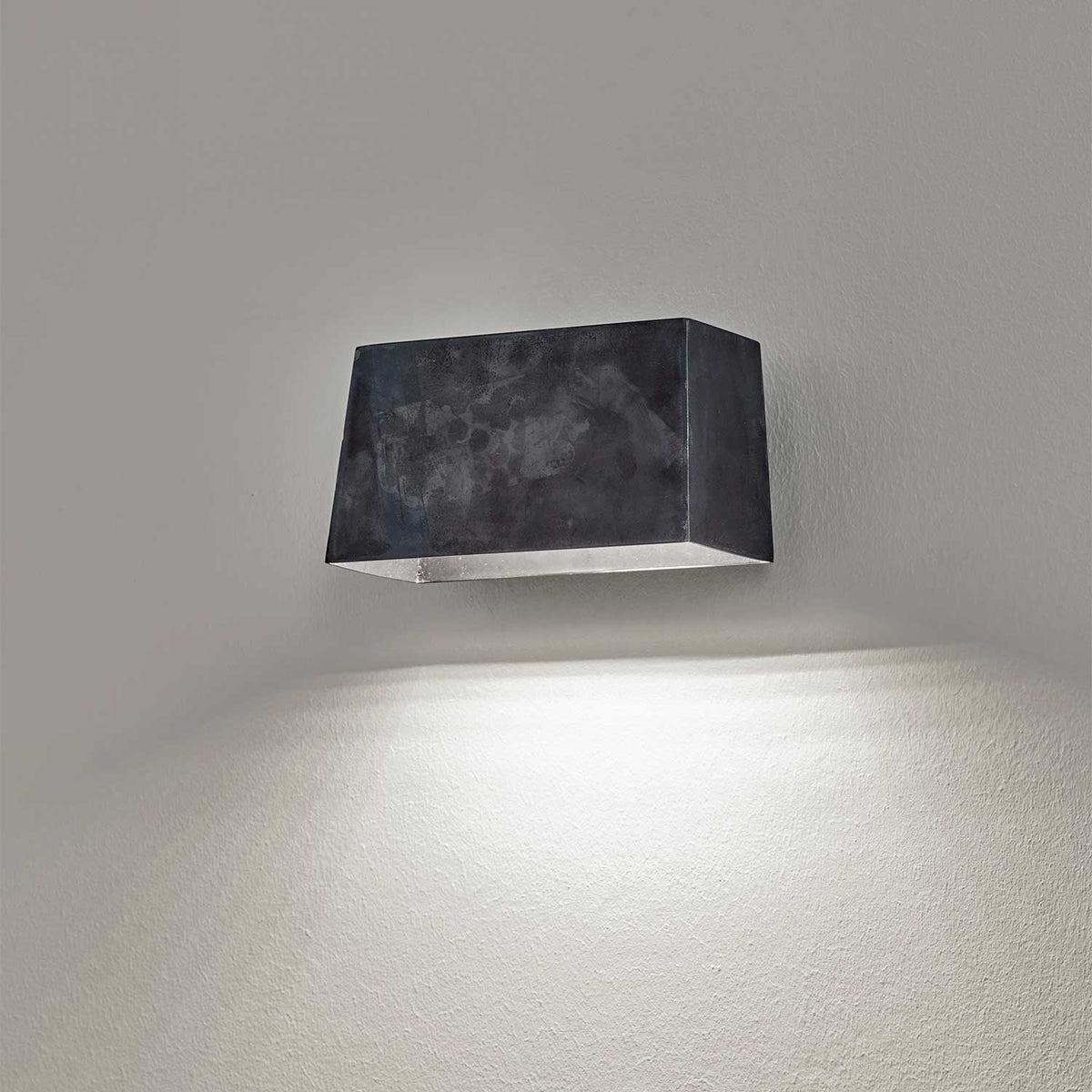 Sofisticato Nr.36 - Applique murale LED en acier bleui, style industriel