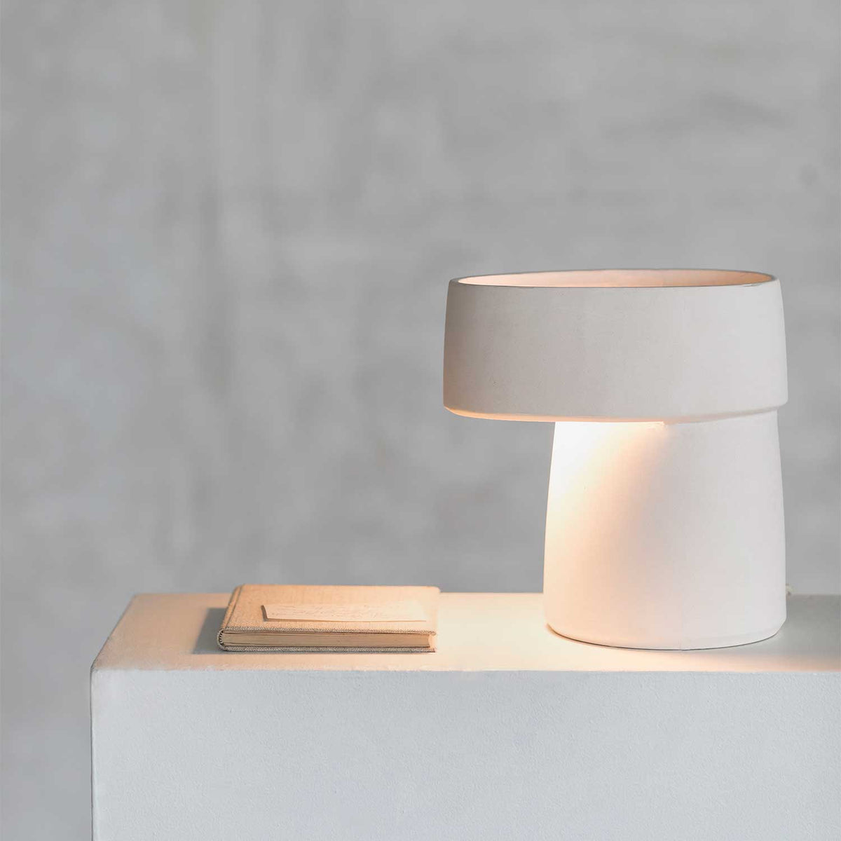 Romé - Lampe à poser en grès