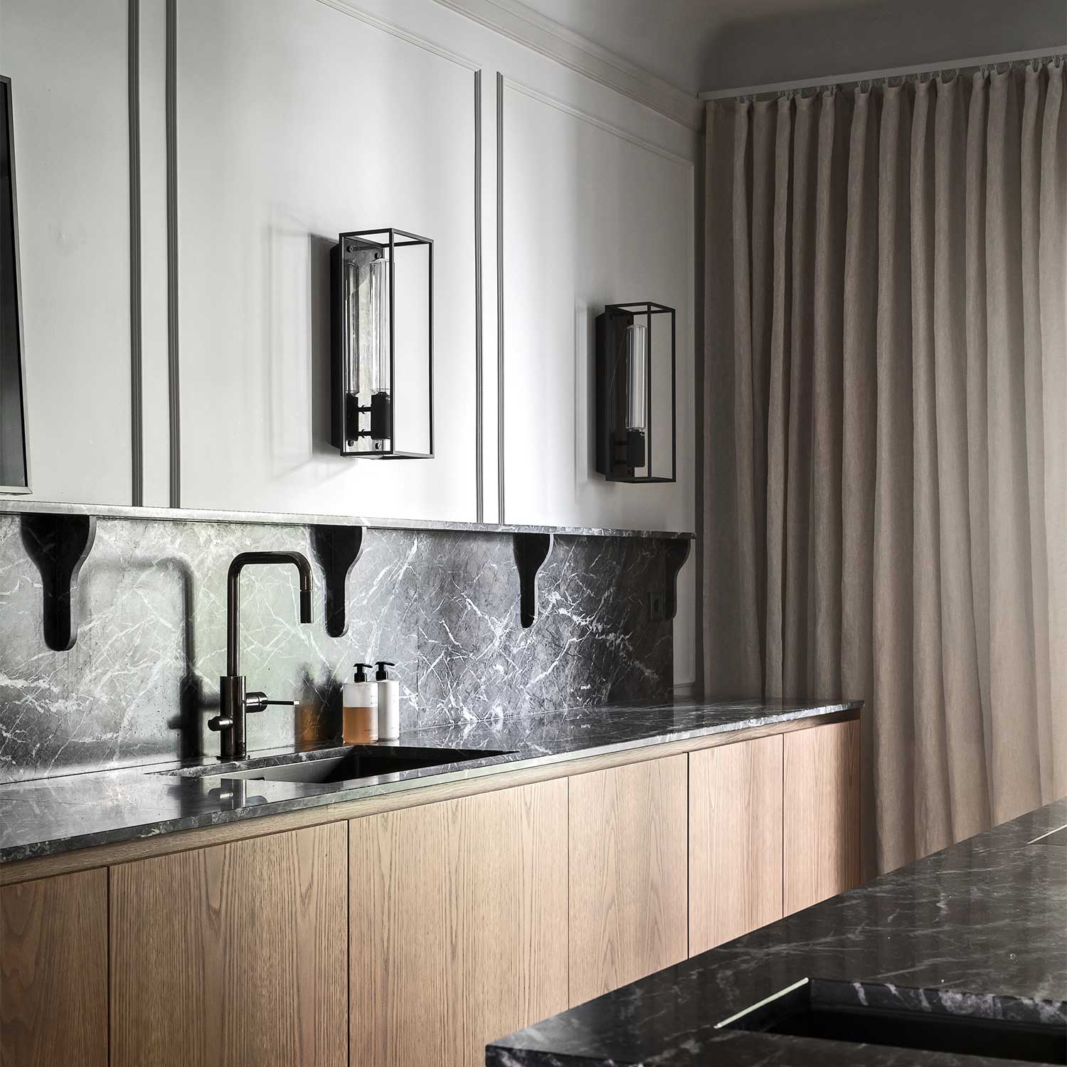 Caged Wall Large - Aplique de pared jaula de acero para salón contemporáneo