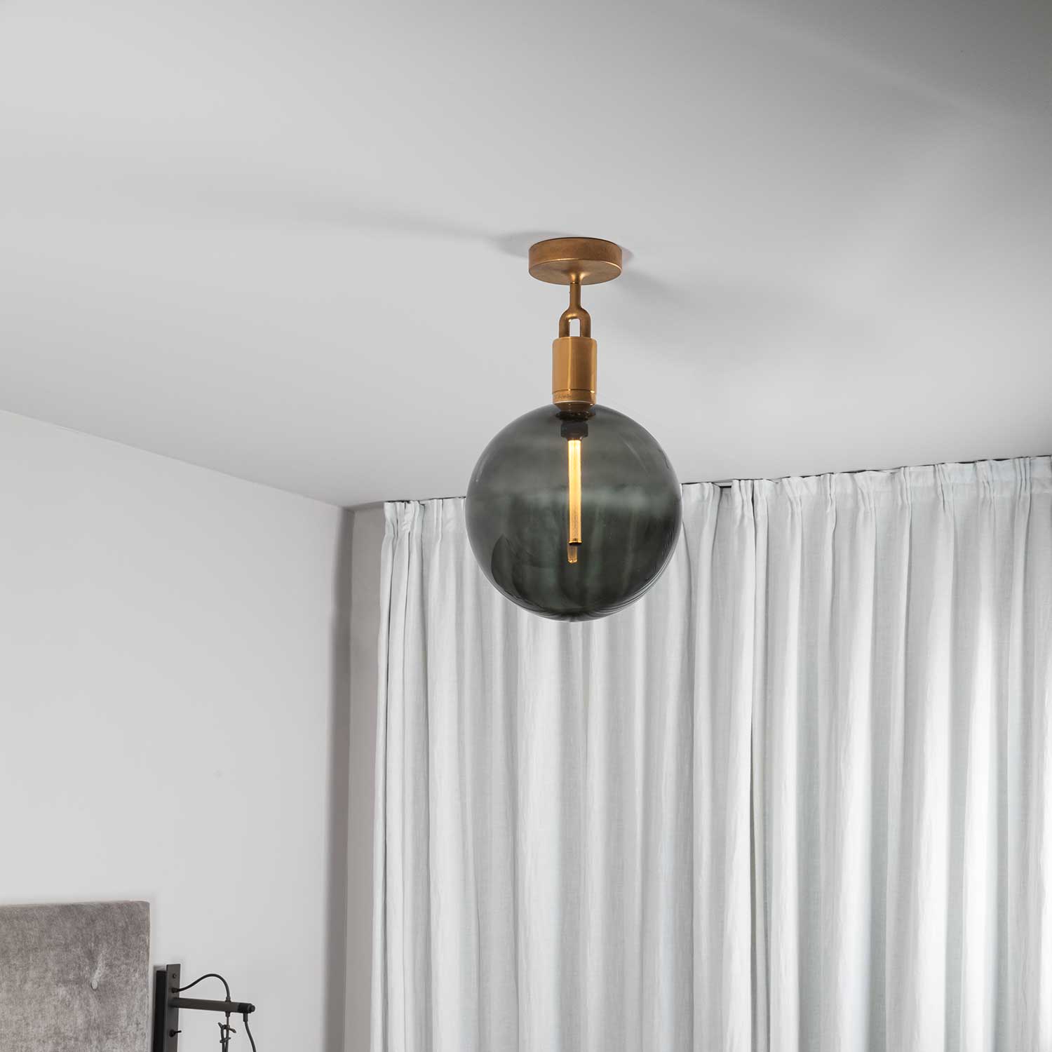 Forked Ceiling Globe - Plafonnier design en verre pour salon moderne