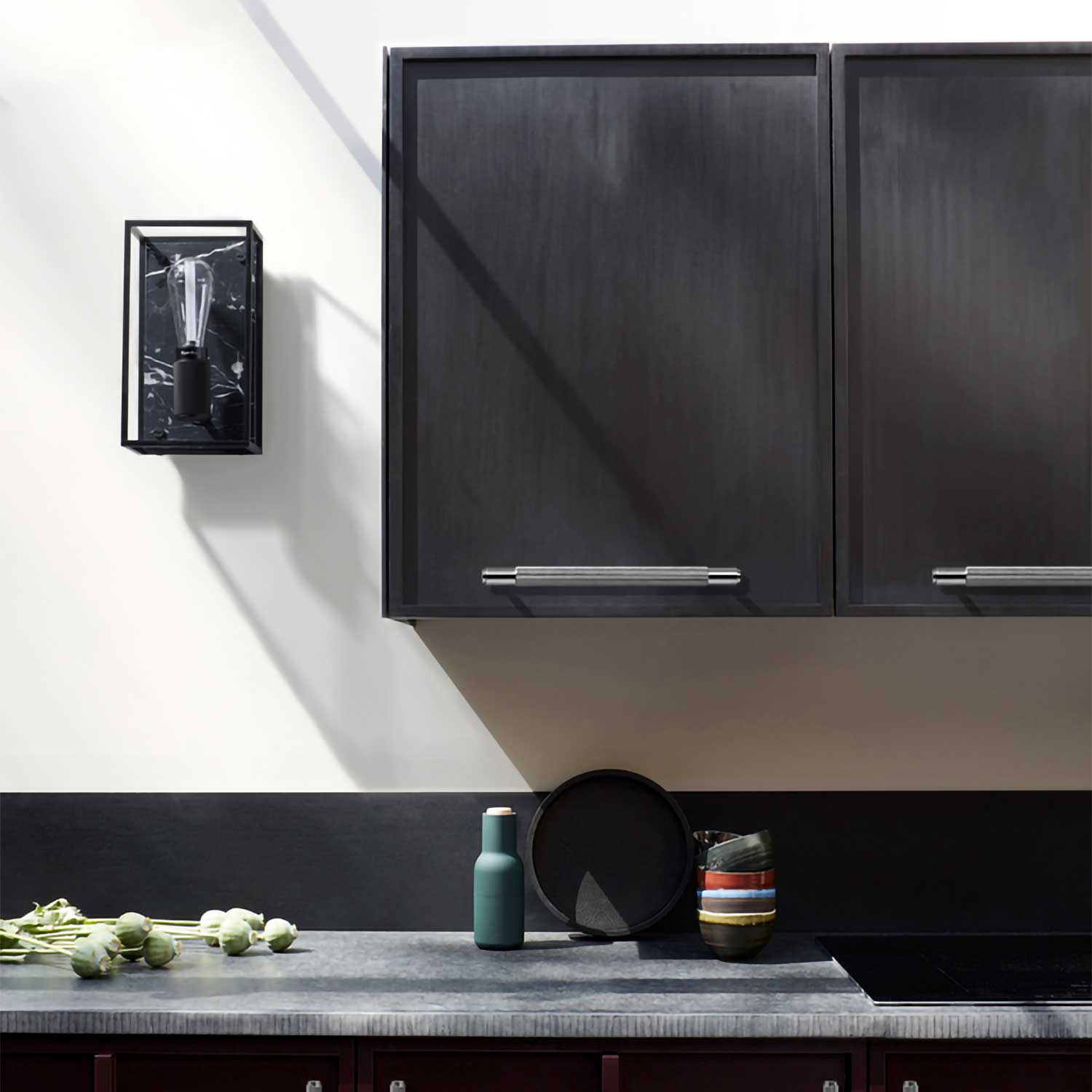 Caged Wall Medium - Aplique de pared jaula metal diseño contemporáneo