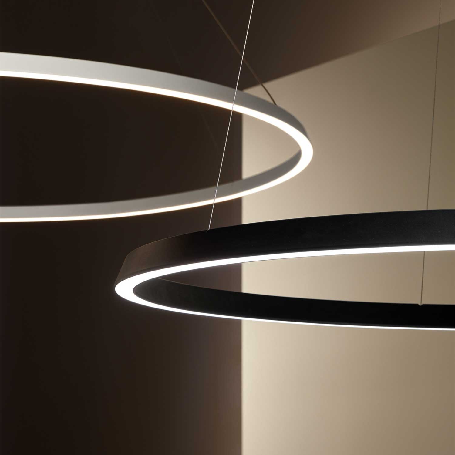 Circular Downward - Grande suspension LED anneau design pour salon