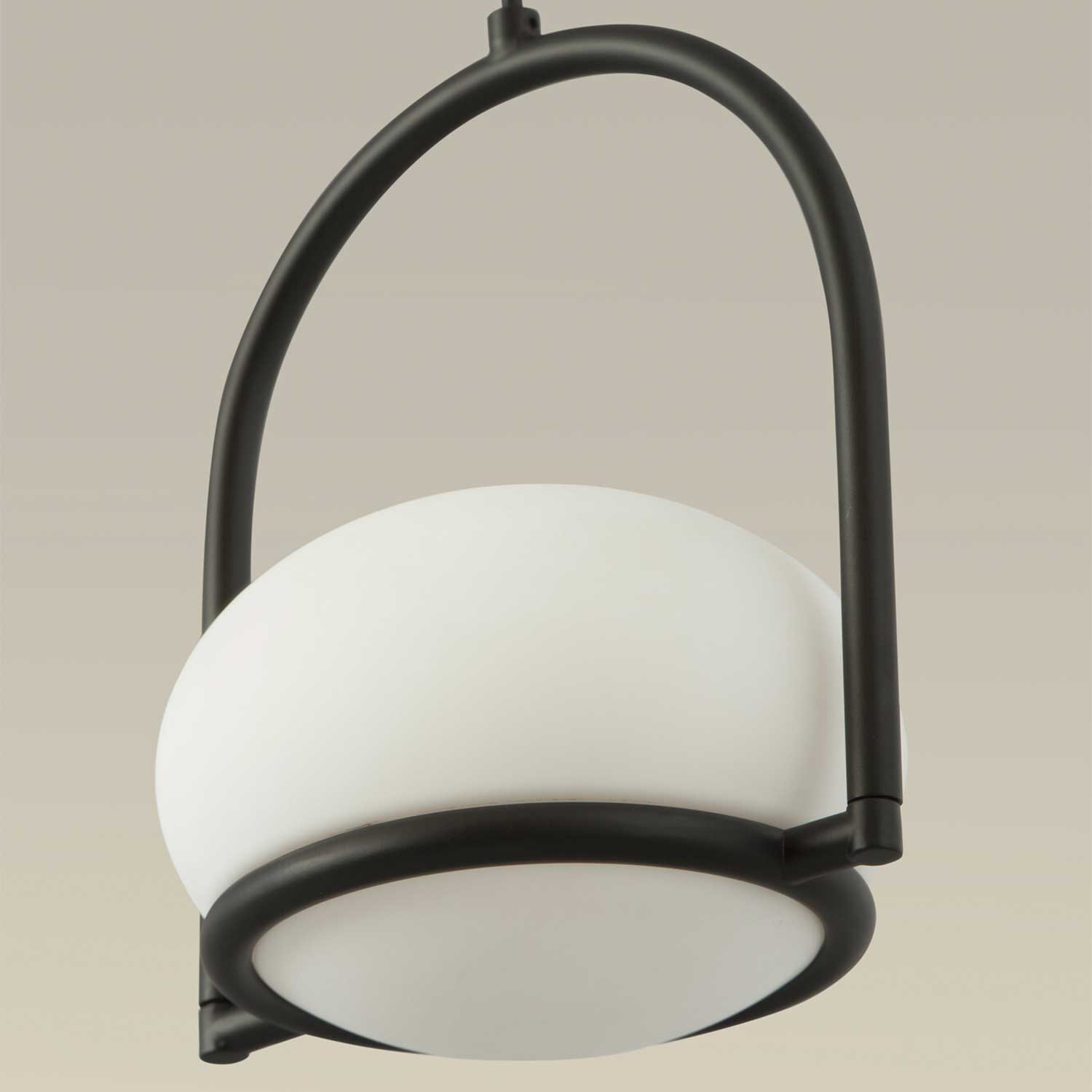 Coco Single - Suspension design boule en acrylique moderne