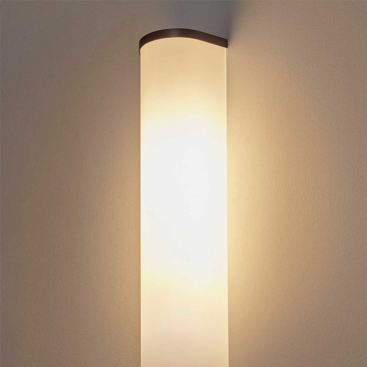 Camu - Applique murale en acier et verre, style minimaliste