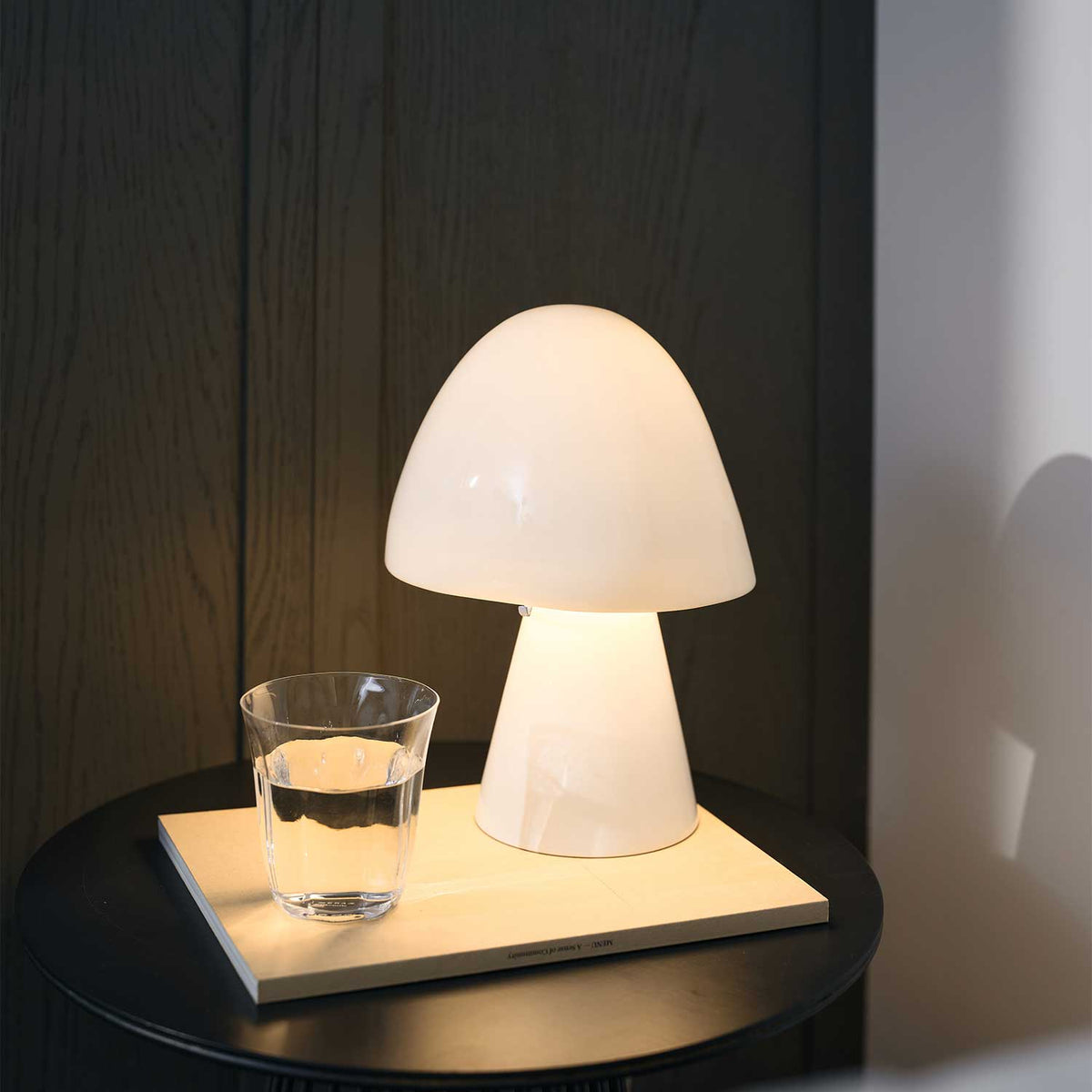 Joe N°2 - Lampe à poser en porcelaine