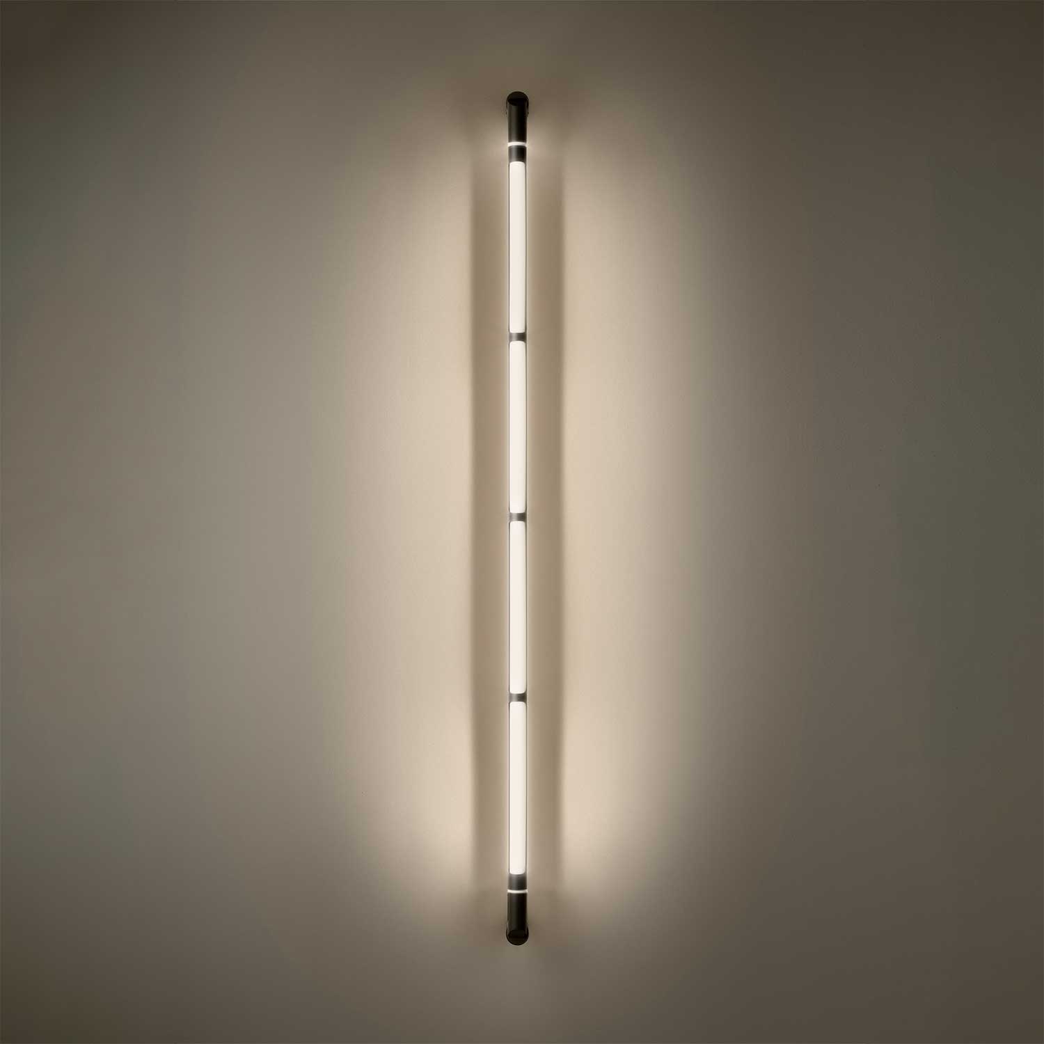 Arco - Applique murale design led dimmable en acier noir