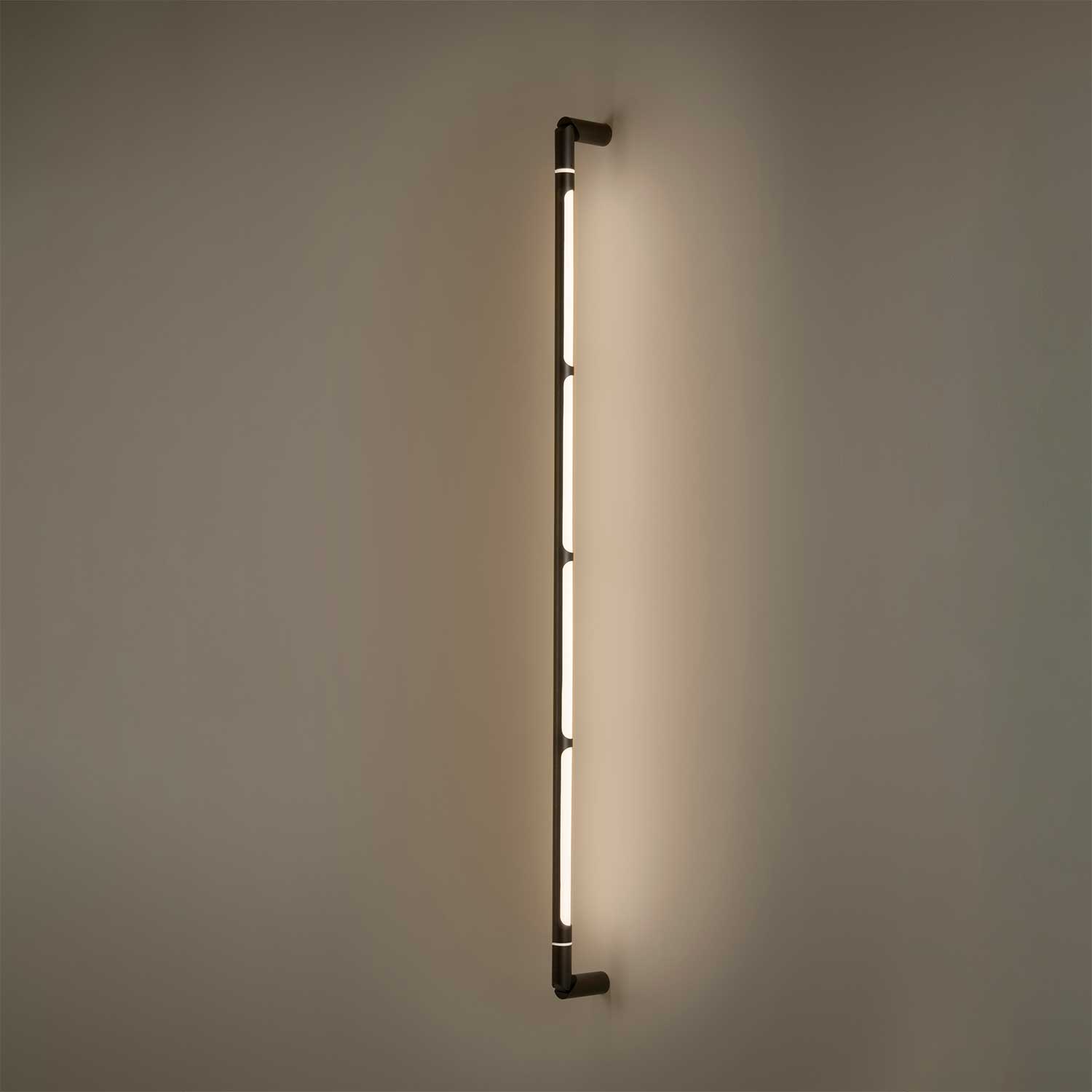 Arco - Applique murale design led dimmable en acier noir