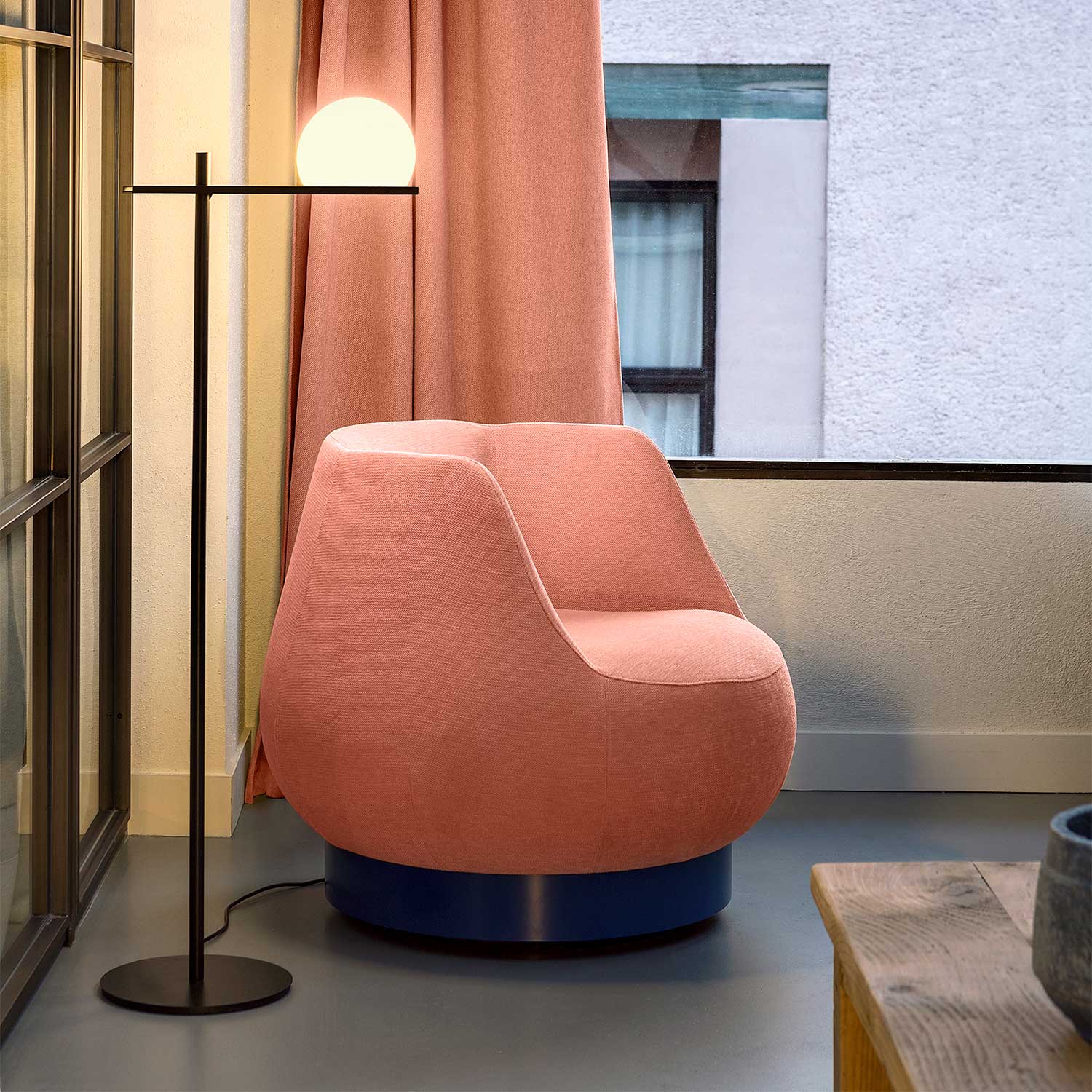 Circ - Wohnzimmer-Stehlampe im Art-Deco-Design