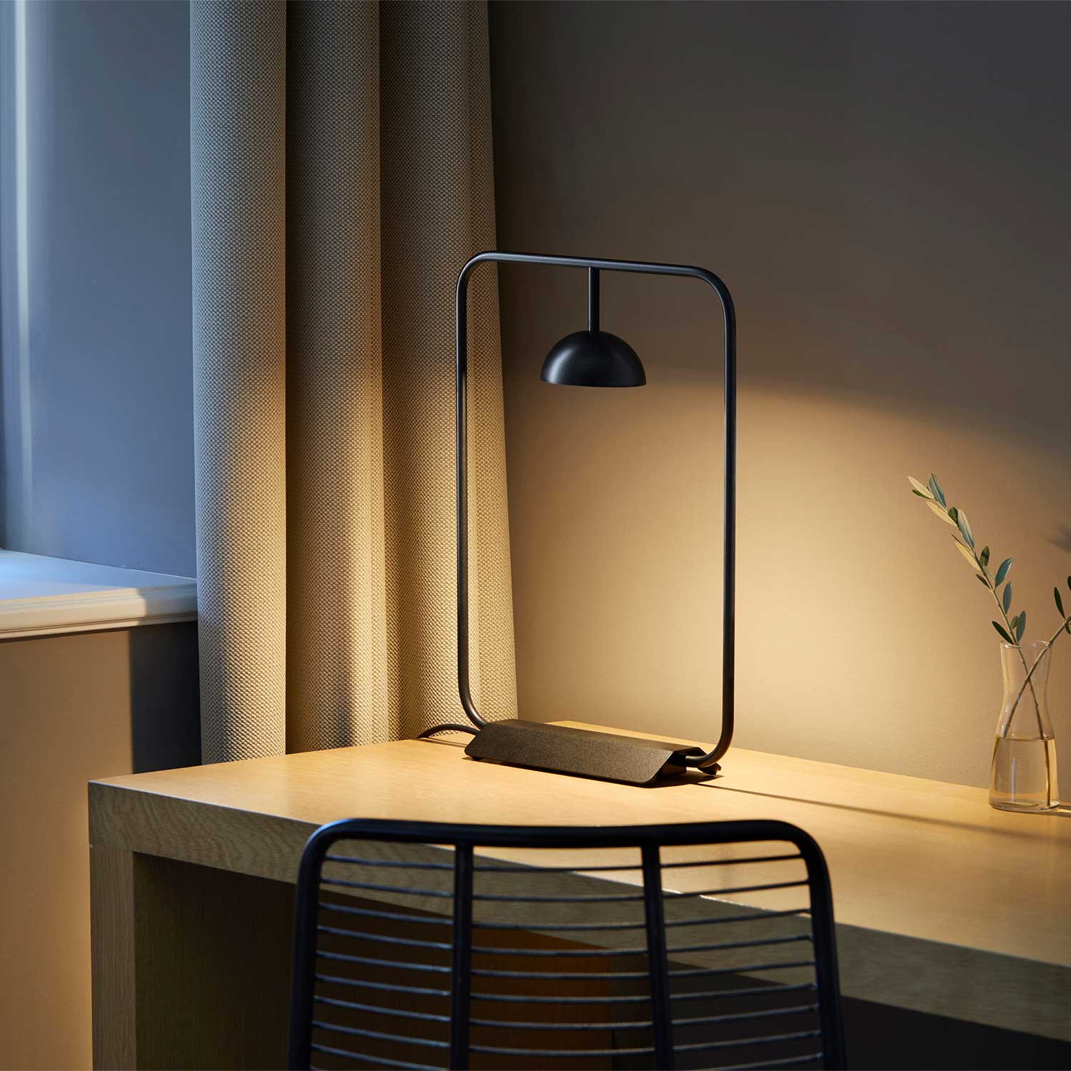 Cupolina - Lampe de bureau LED design en acier minimaliste