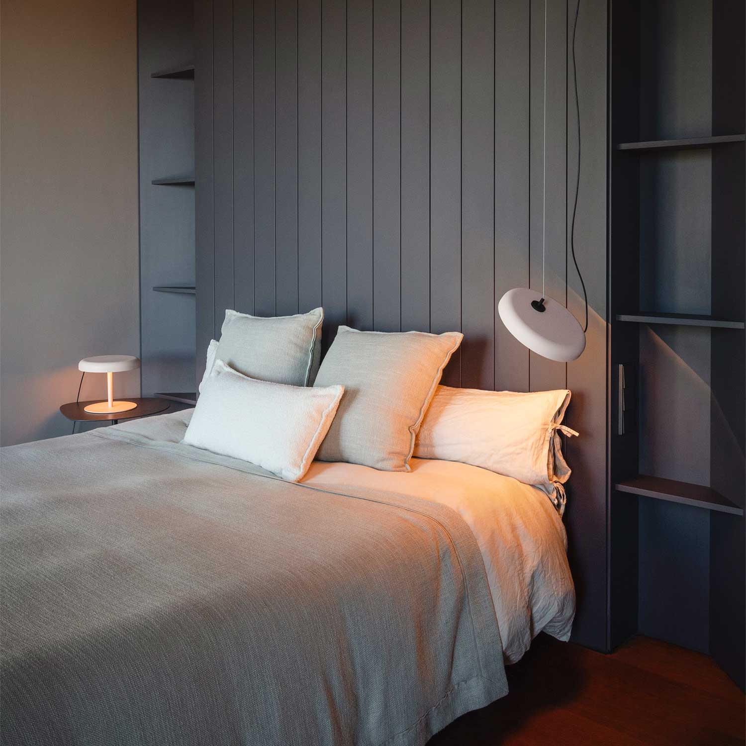Mood – Runde Pendelleuchte aus nacktem Stahl für moderne Schlafzimmer