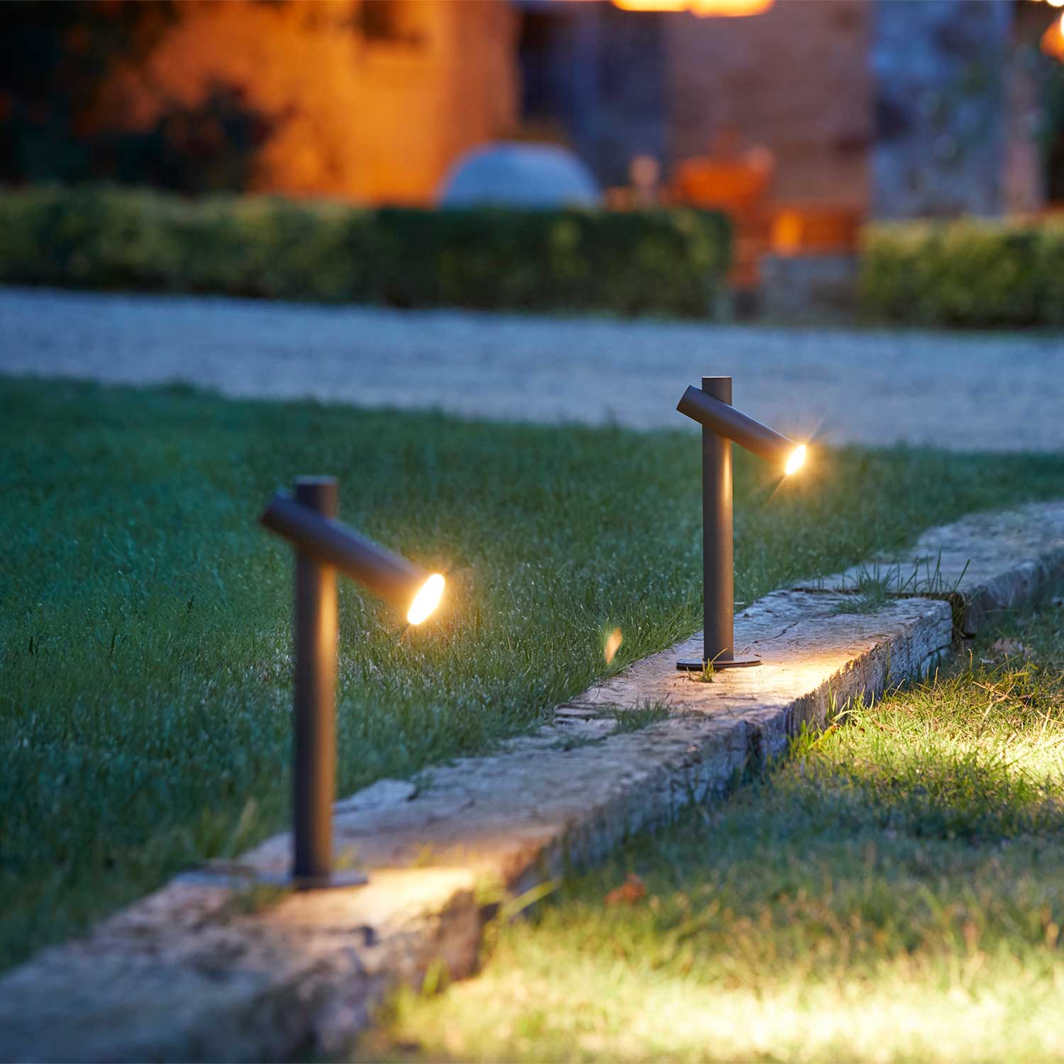 Tik - Designer-LED-Pollerleuchte für Gartenwege