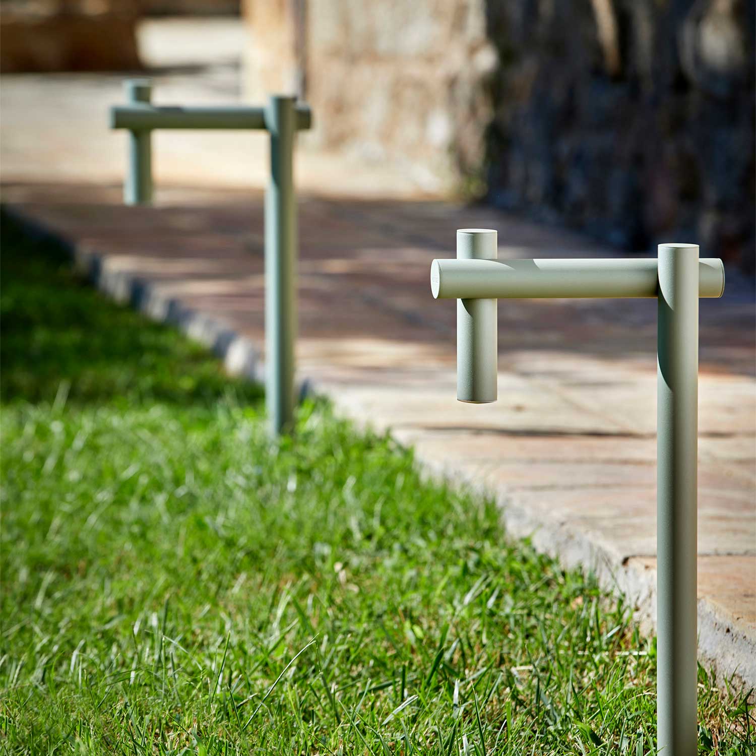 Tik - Borne led extérieure de jardin design moderne