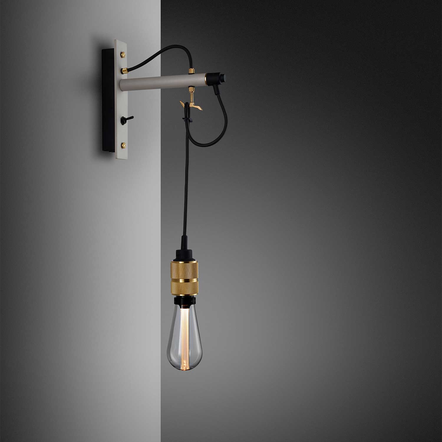 Hooked Wall Nude - Applique murale pendante pour chambre industrielle