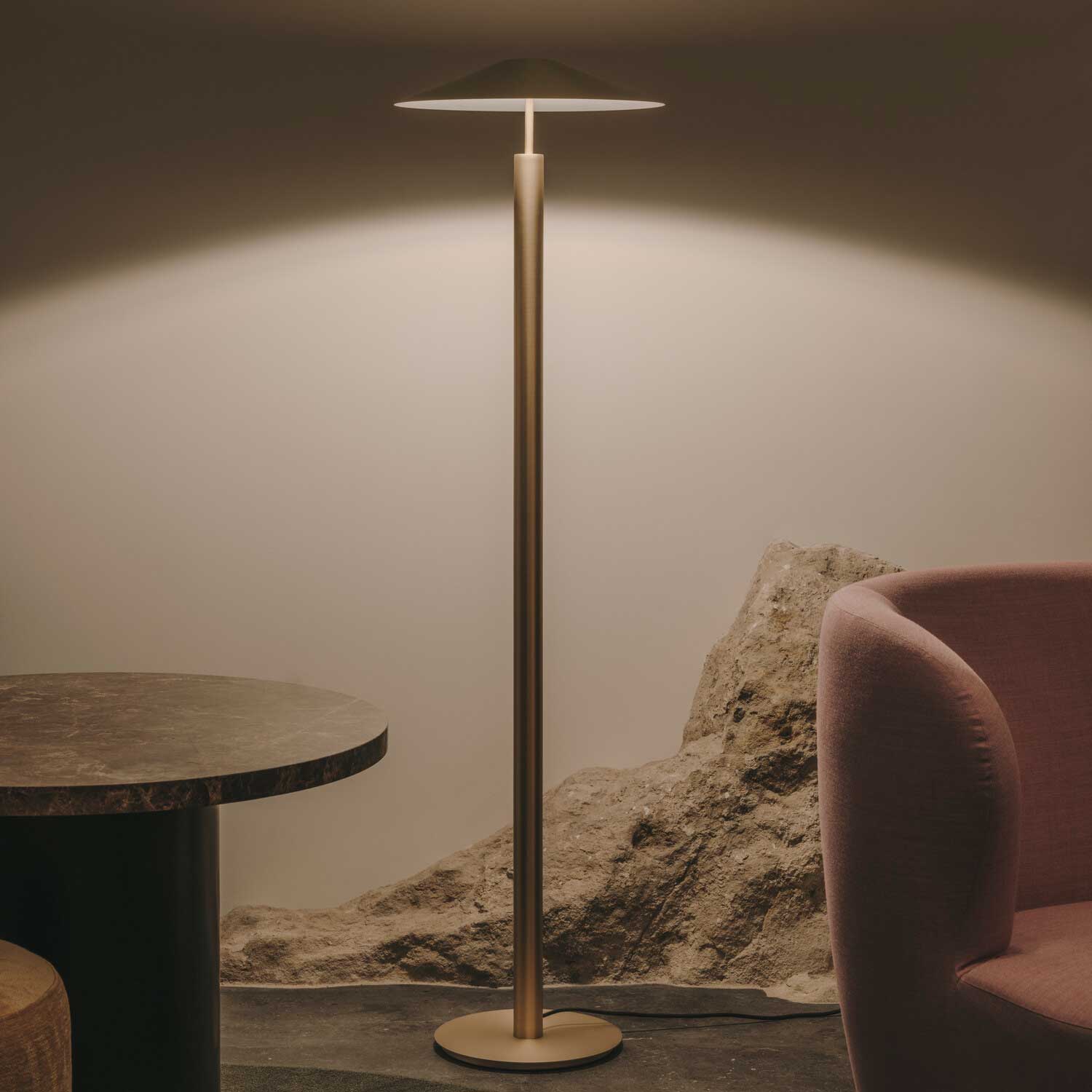 H - Lampadaire LED en acier design pour chambre ou salon