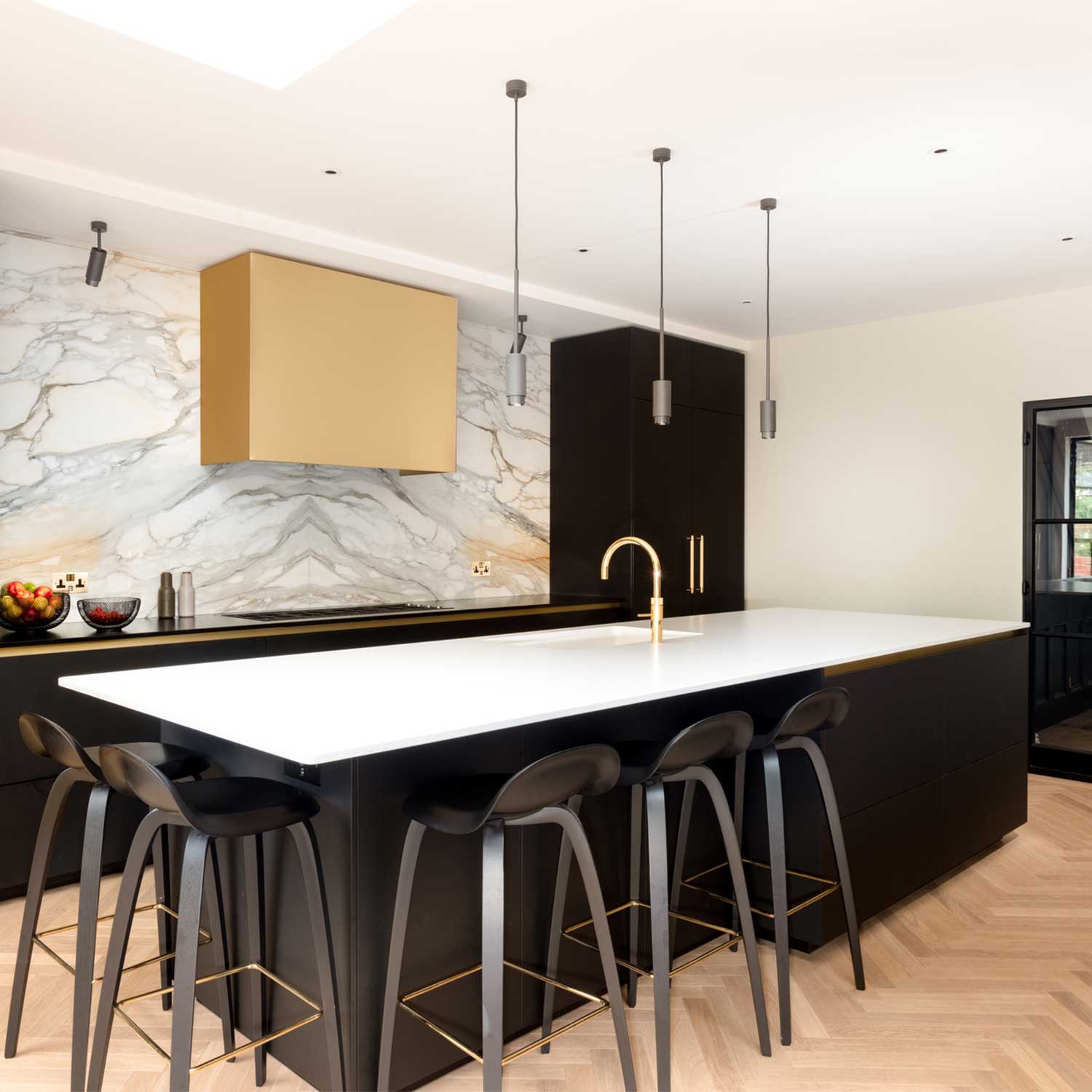 Exhaust Pendant Linear - Petit lustre en acier design pour cuisine