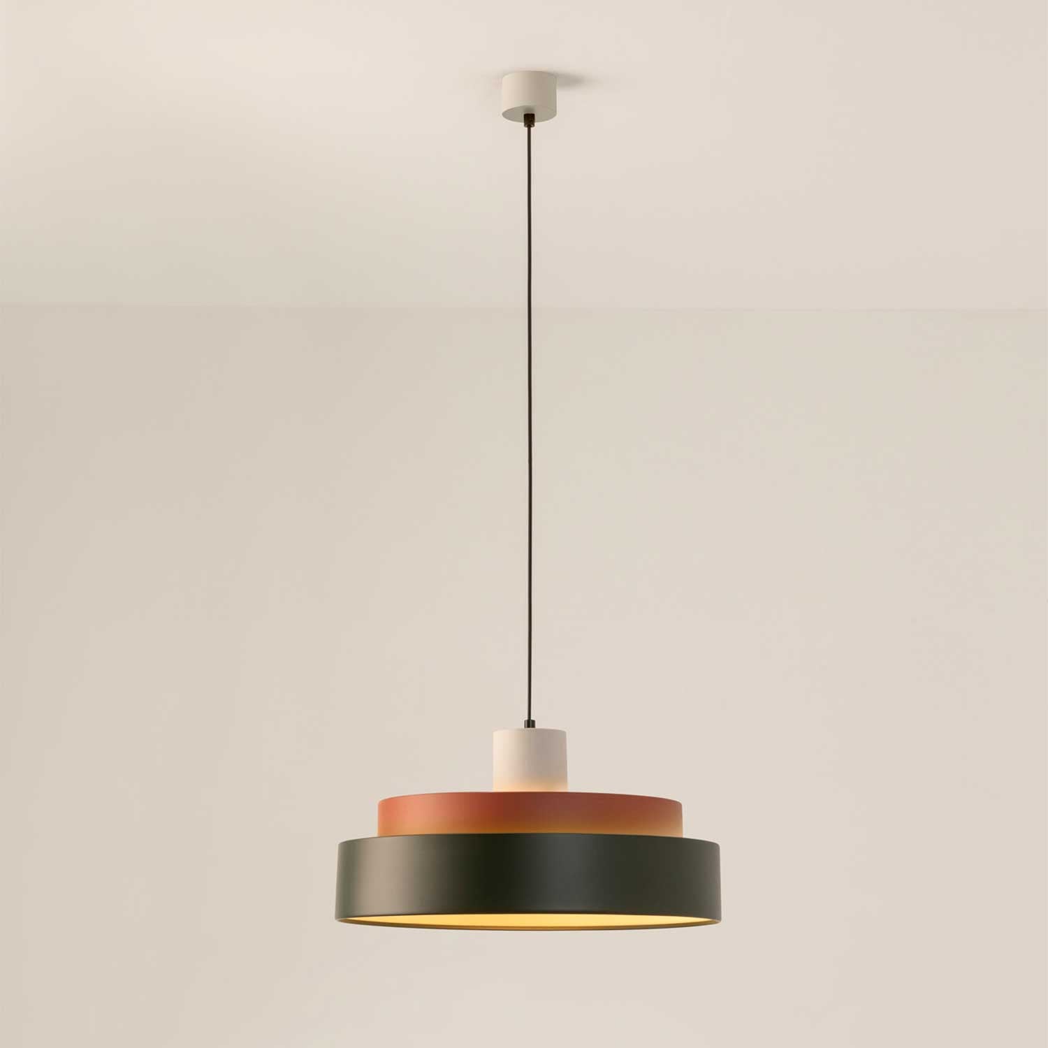 Keops Triple - Suspension en métal coloré design pour chambre