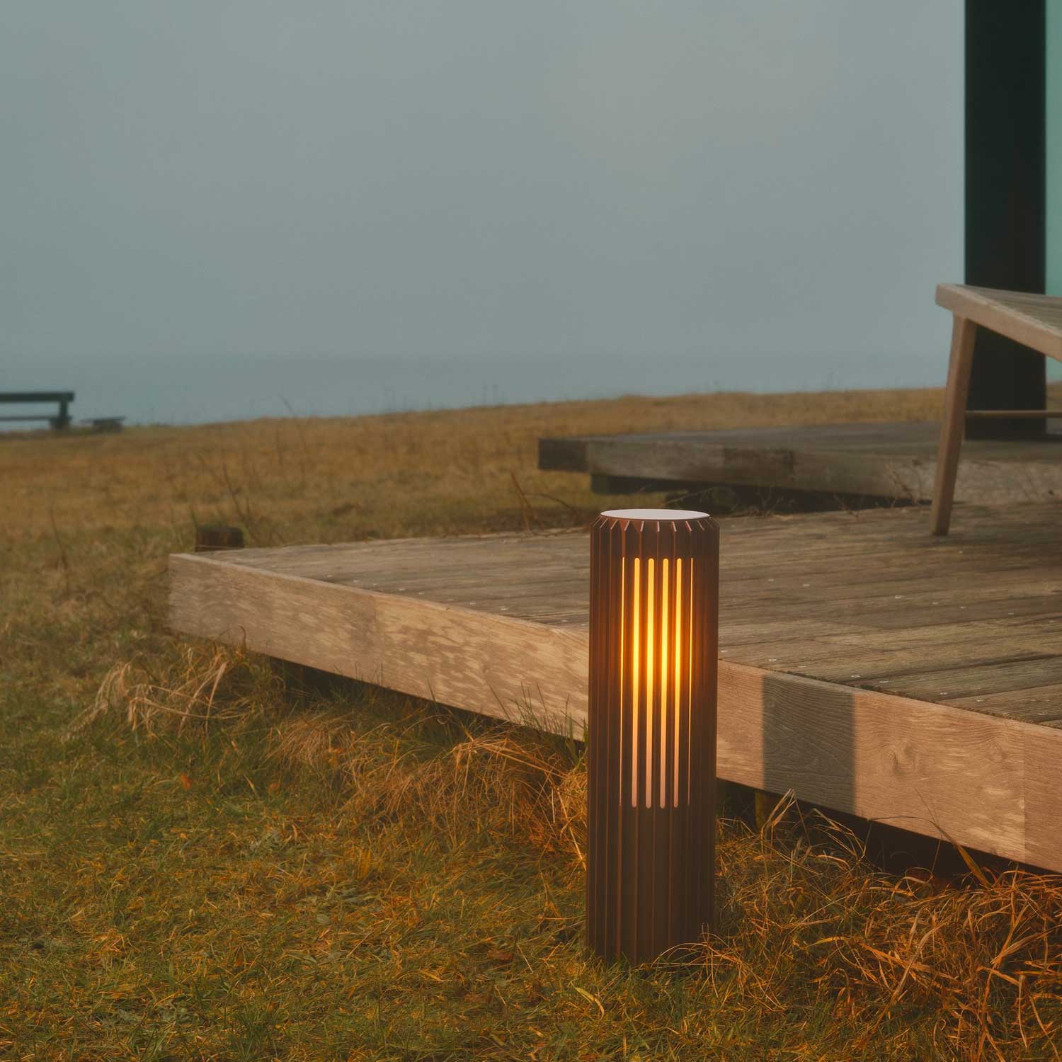 Aludra - Borne lumineuse LED de jardin en acier contemporain
