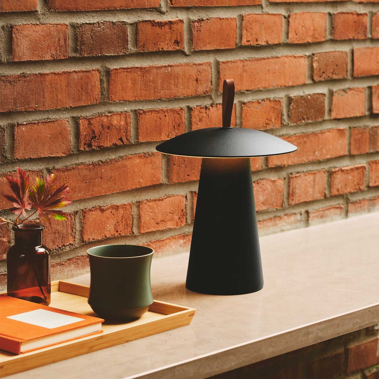 Ara - Lampe LED sans fil rechargeable pour extérieur moderne