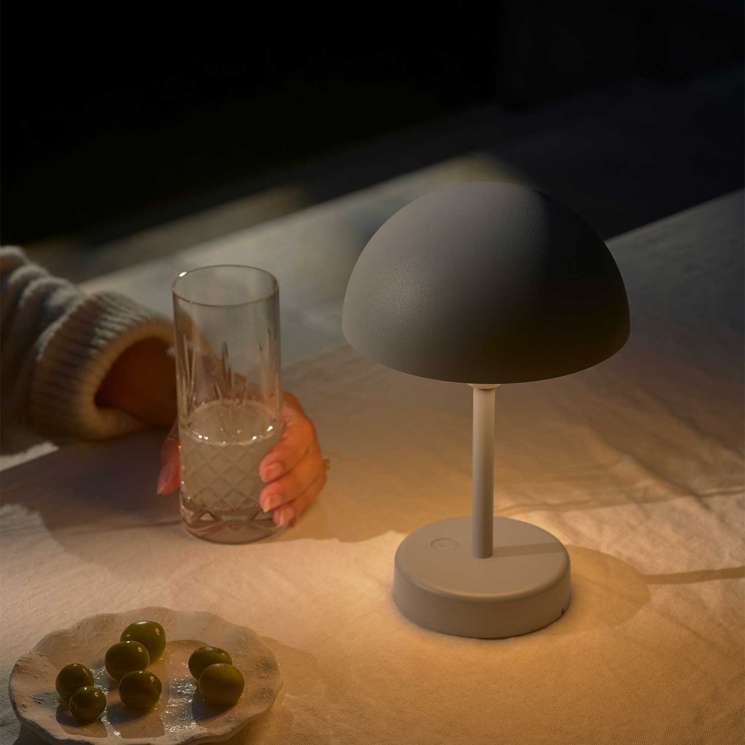 Ellen - Lampe de table LED extérieur pour terrasse moderne
