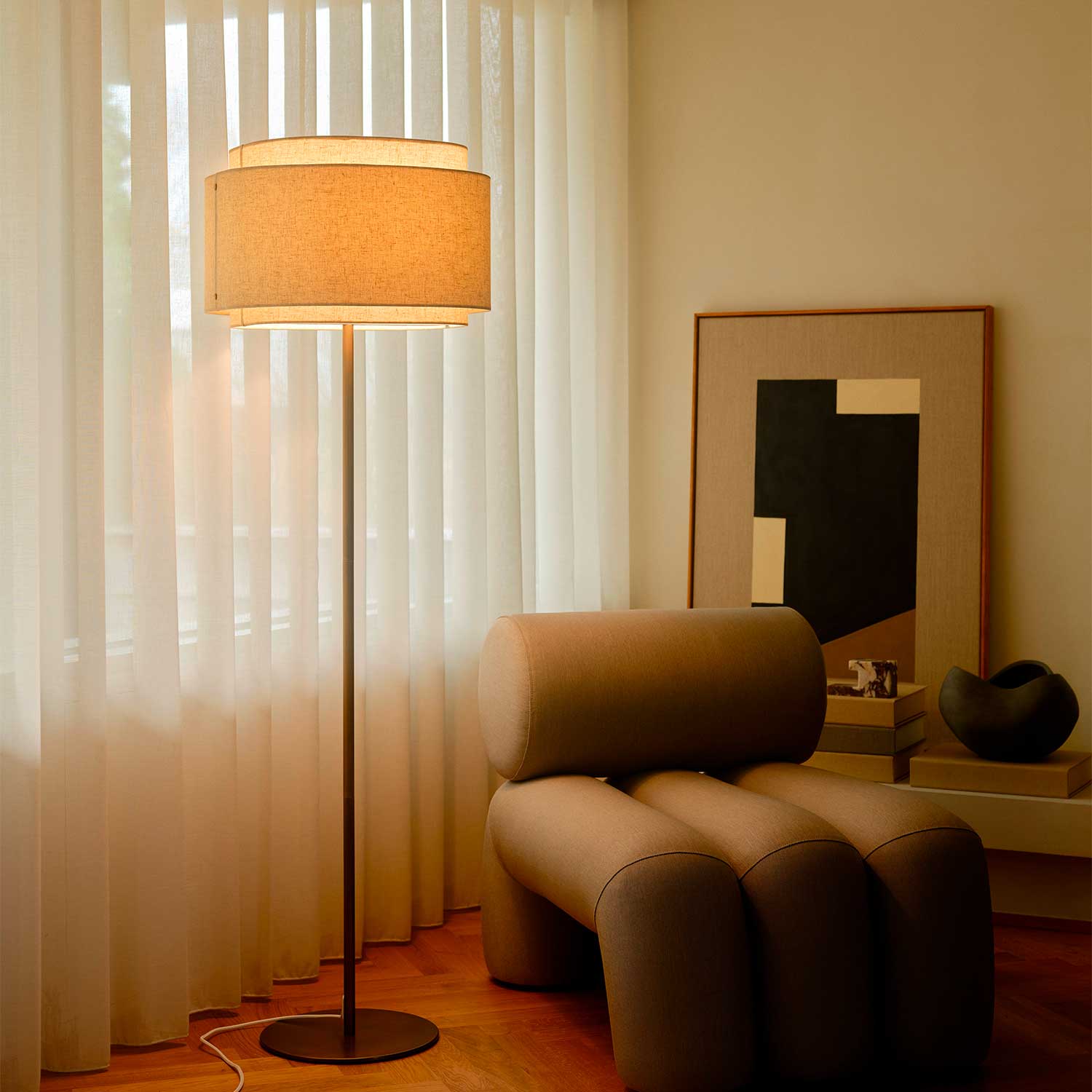 Takai - Goldene Stehlampe mit Leinen für zeitgenössisches Wohnzimmer