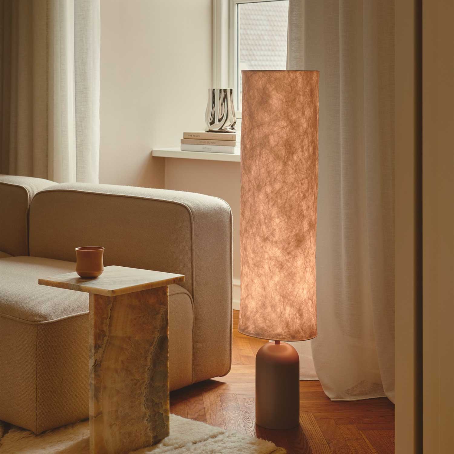 Talli - Lampadaire marron en tissu pour salon wabi-sabi